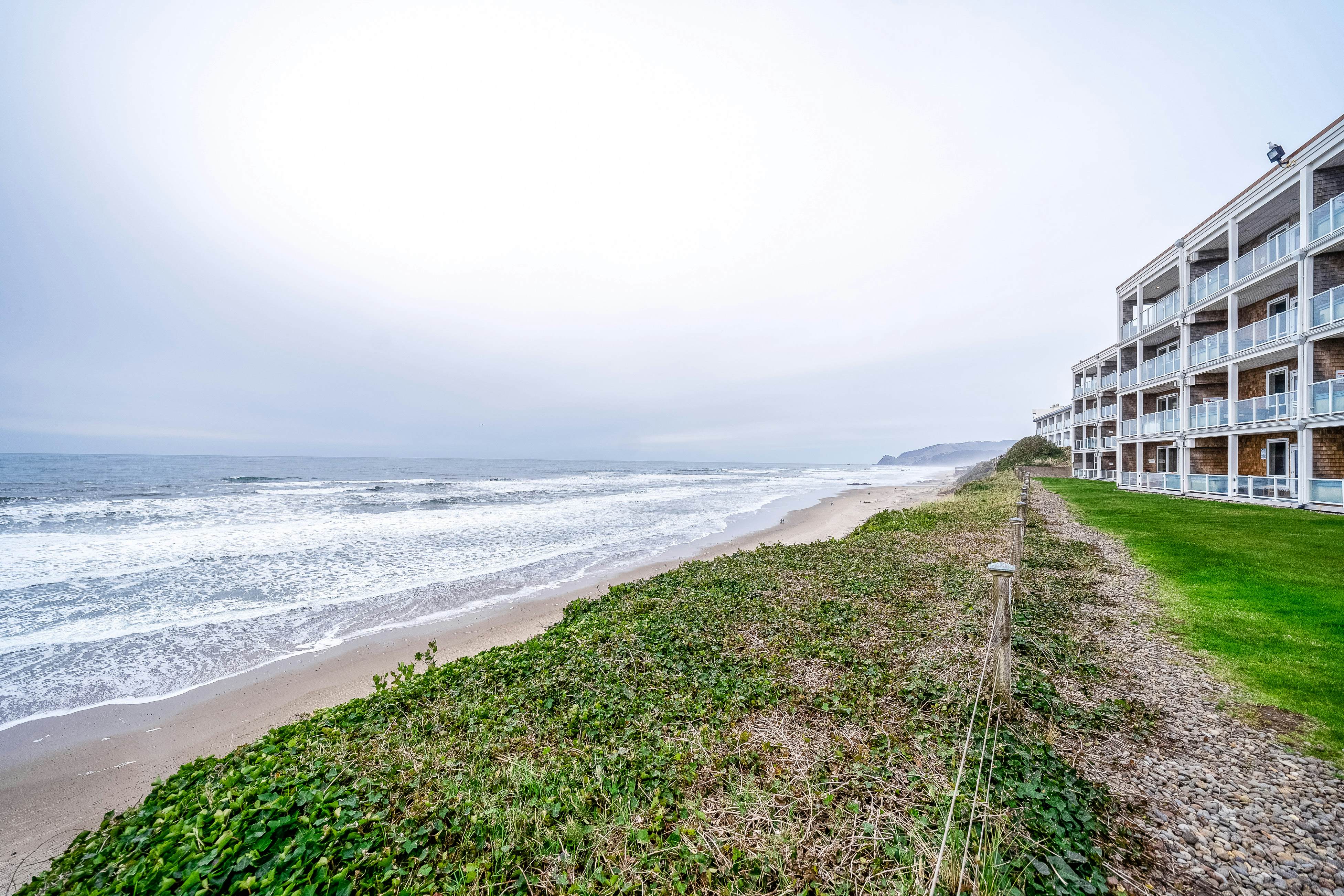 Oceanfront condo with private hot tub, ocean views, and high-speed WiFi
