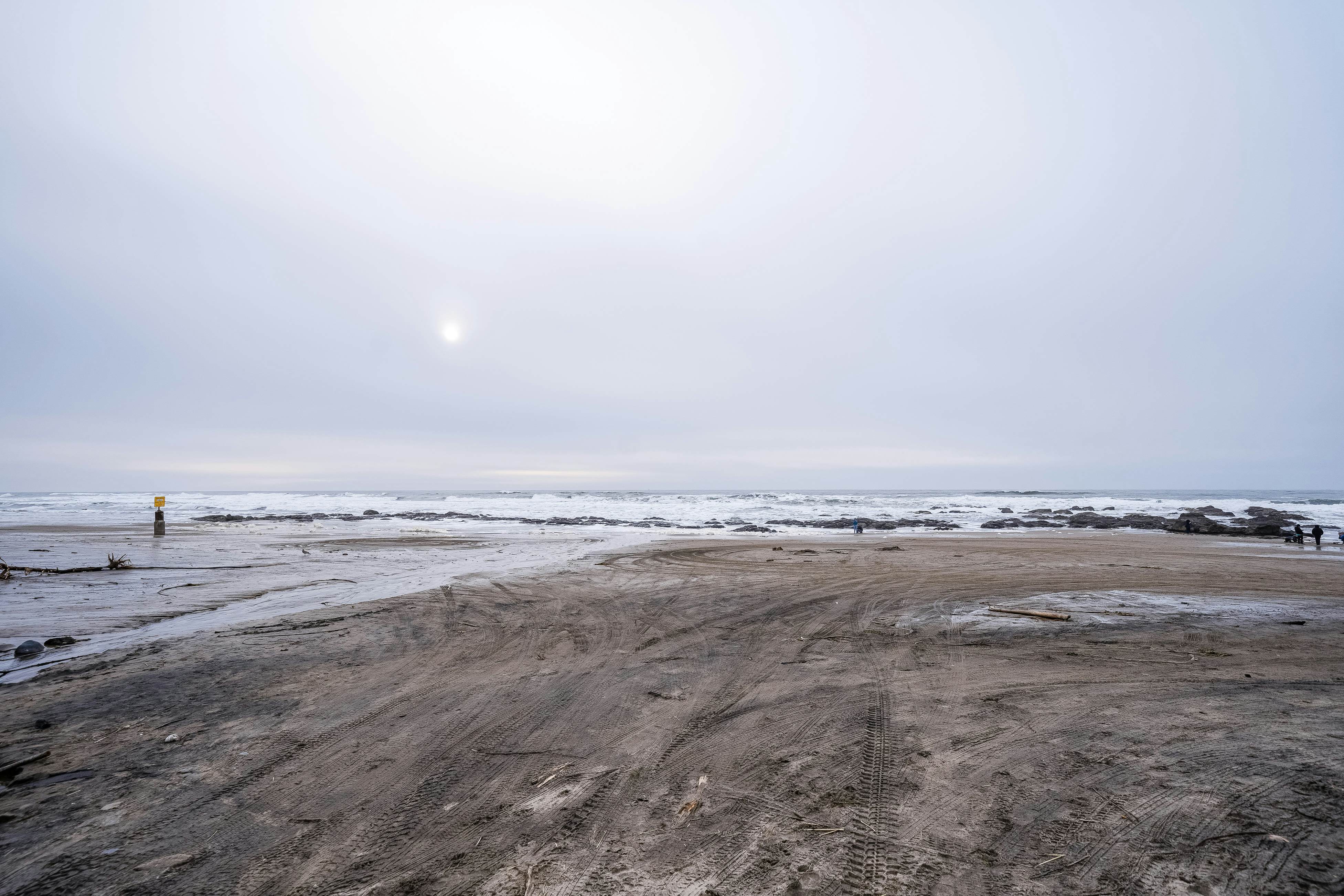 Oceanfront condo with private hot tub, ocean views, and high-speed WiFi