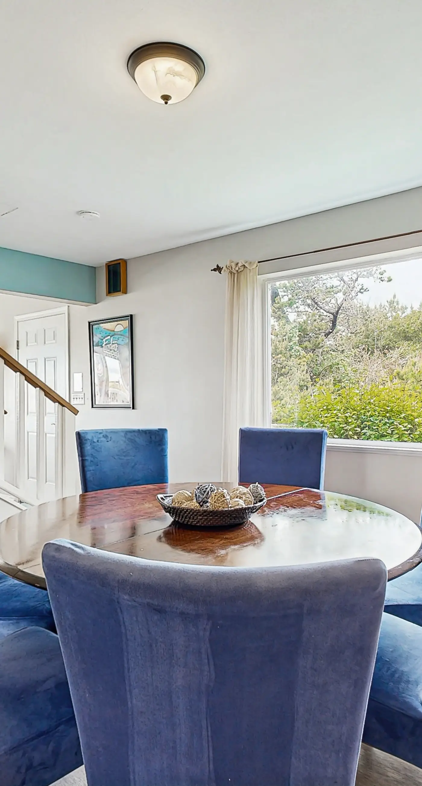 Dog Friendly Bayfront Beauty with a Private Hot Tub Free WiFi and Washer Dryer