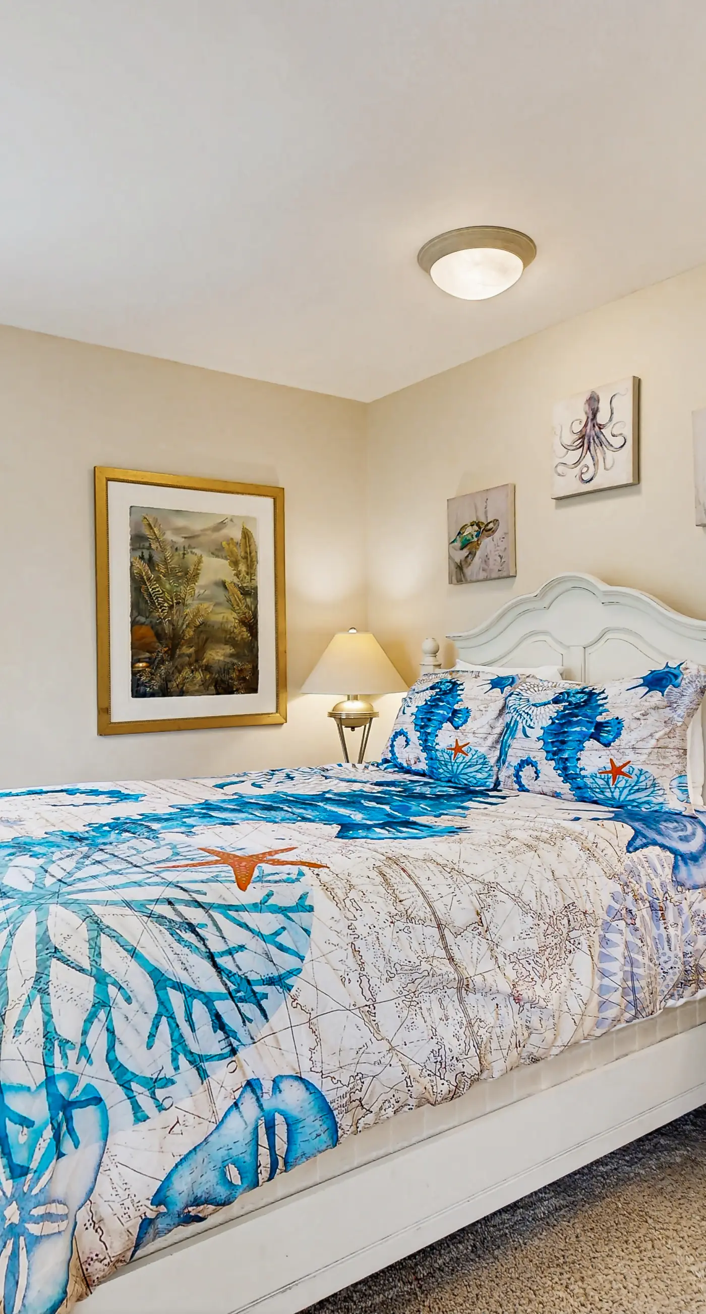 Dog Friendly Bayfront Beauty with a Private Hot Tub Free WiFi and Washer Dryer