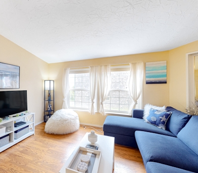 Lighthouse Inspired Home with Ocean Views Gas Fireplace Fast WiFi 2 Dogs OK