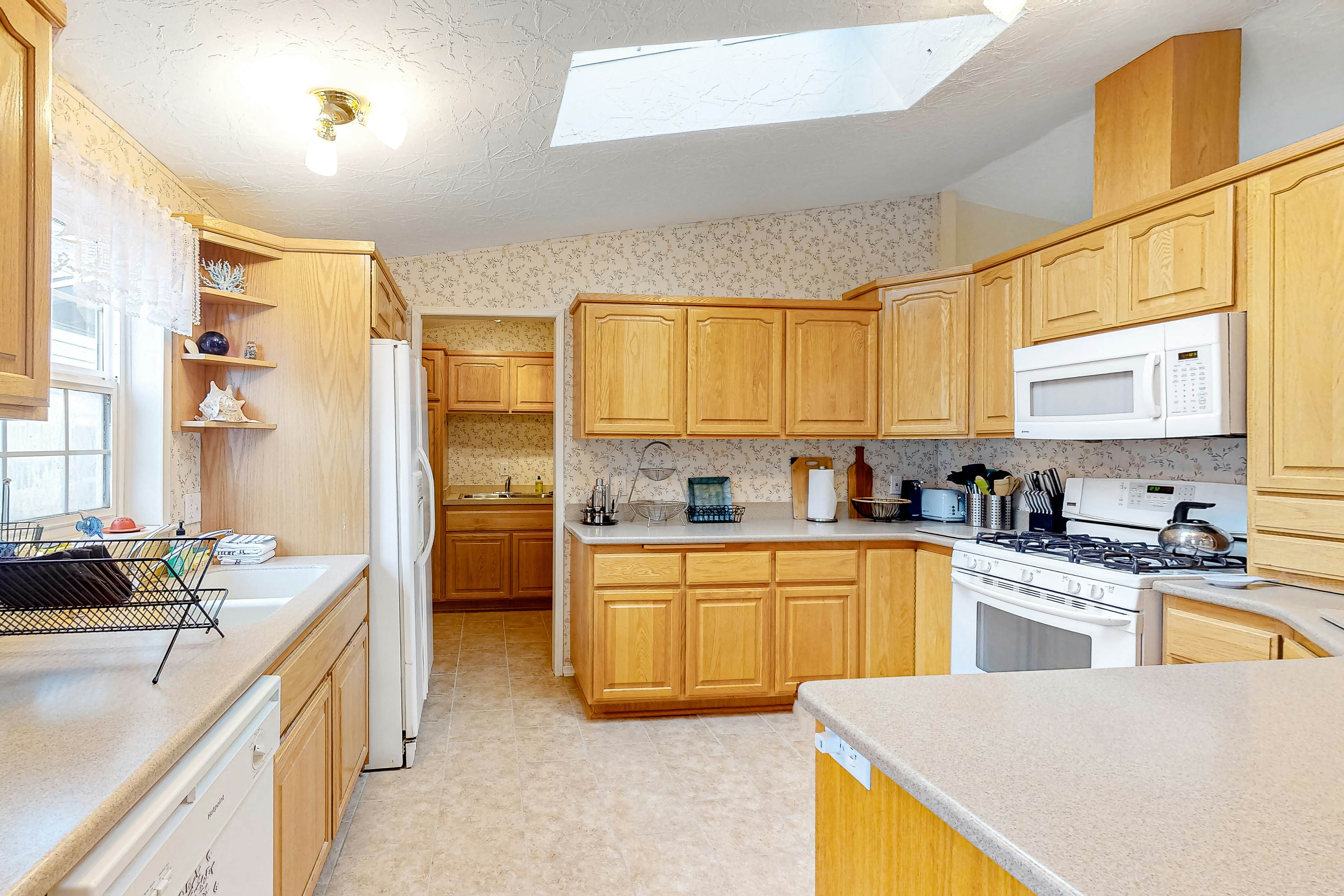 Lighthouse-Inspired Home w/ Ocean Views, Gas Fireplace, Fast WiFi - 2 Dogs OK