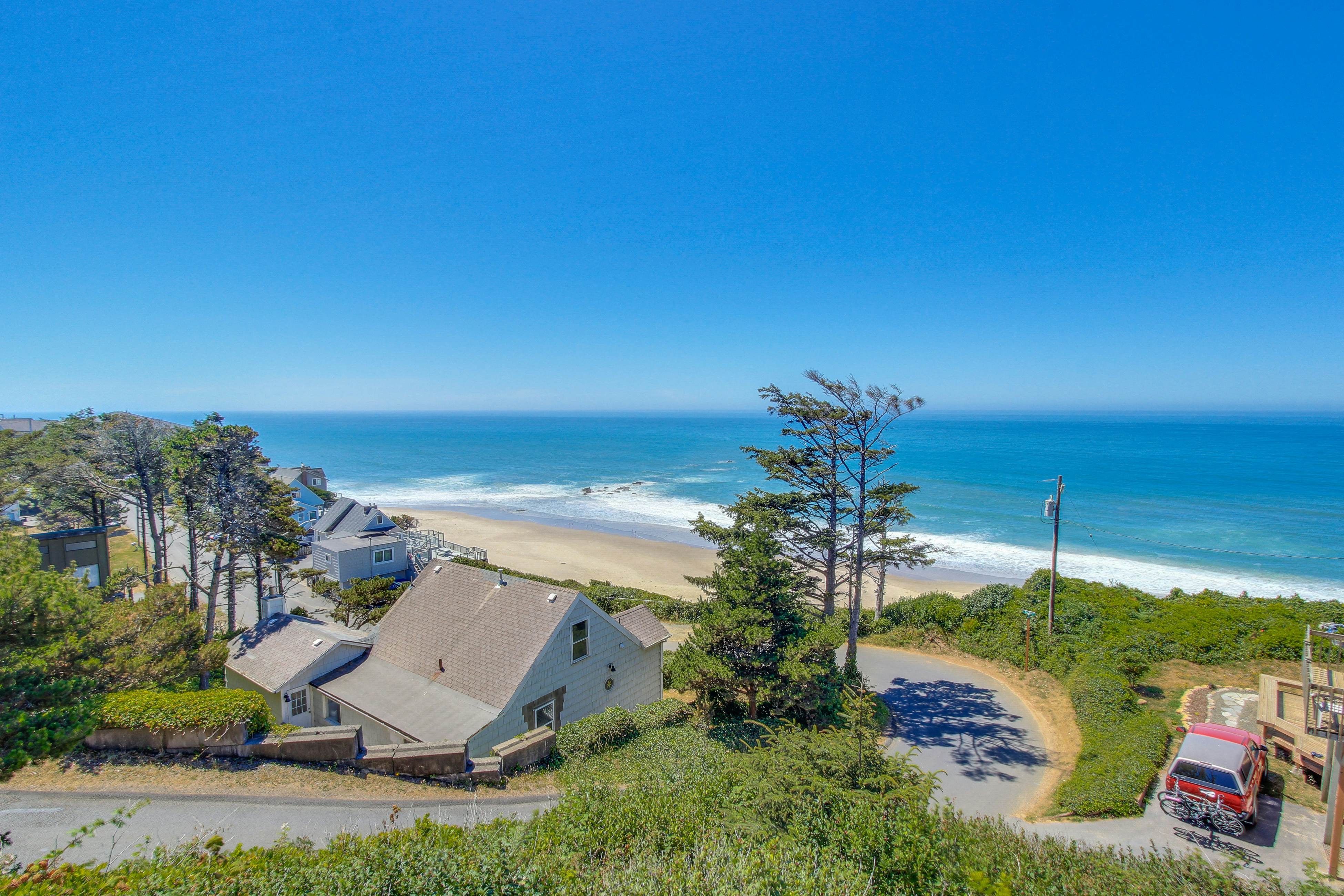 Lighthouse-Inspired Home w/ Ocean Views, Gas Fireplace, Fast WiFi - 2 Dogs OK