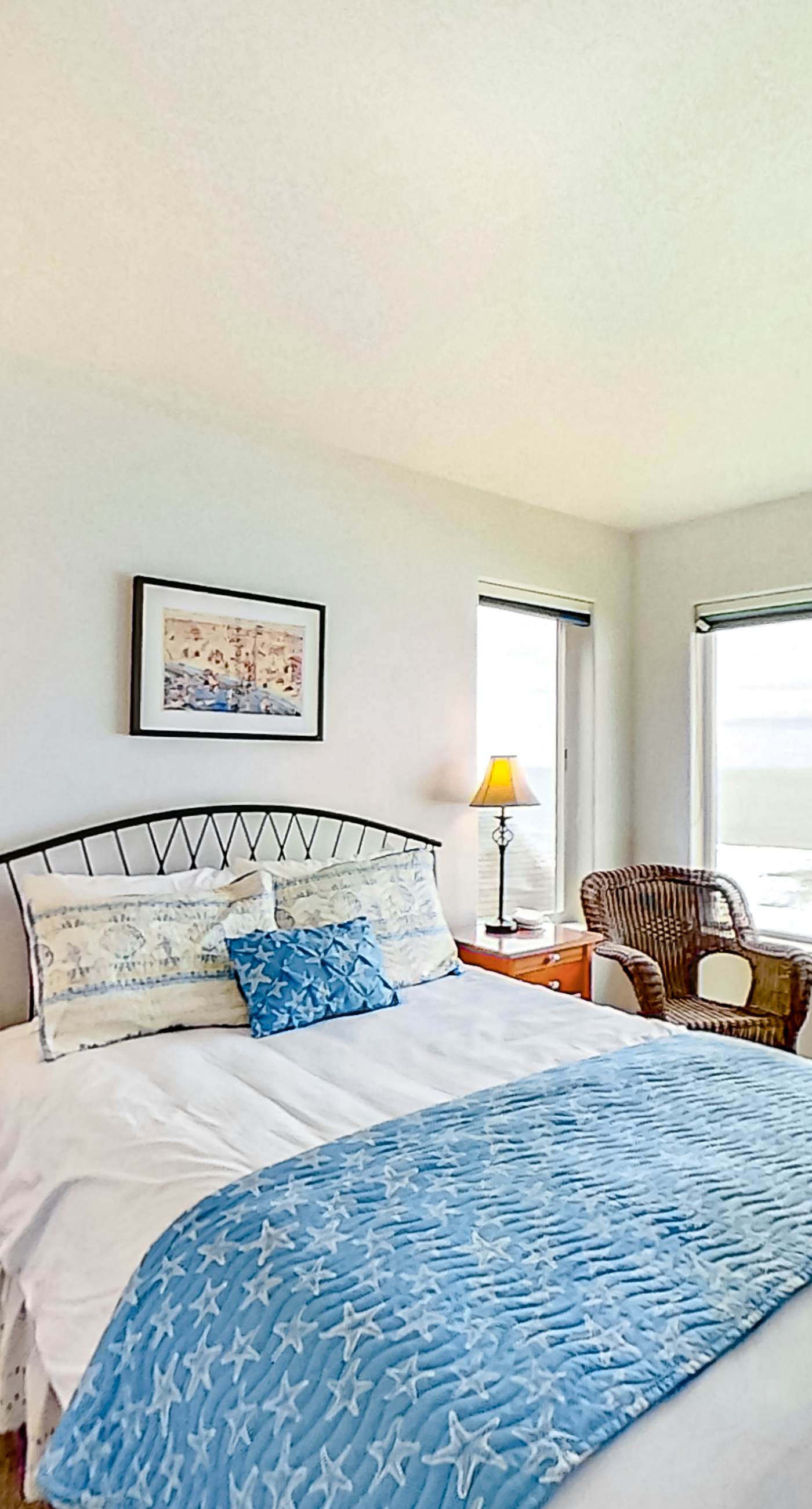 Two Story Dog Friendly Oceanfront Home with Free WiFi and Gas Fireplace