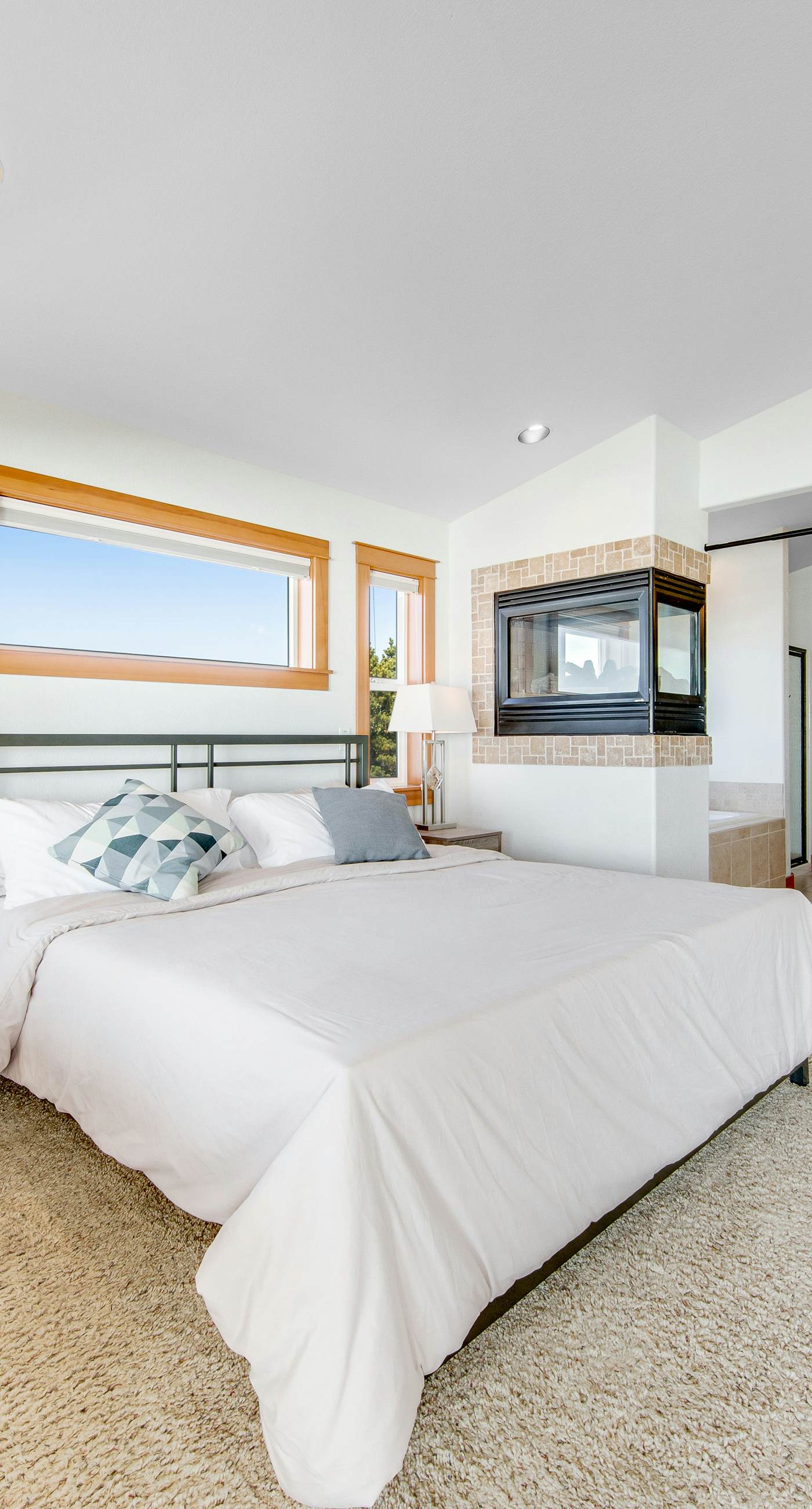 Dog Friendly Coastal Retreat with Ocean Views