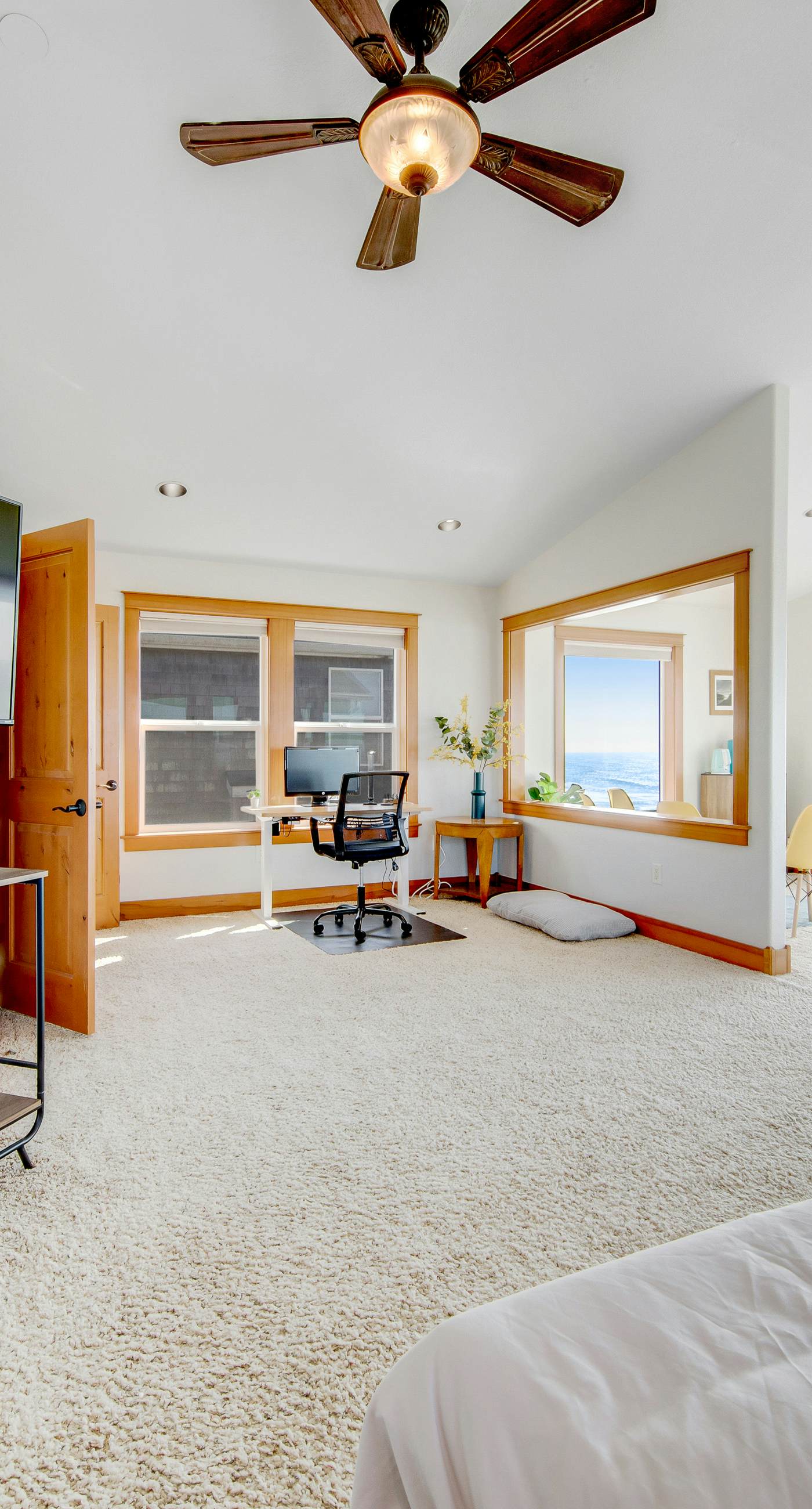 Dog Friendly Coastal Retreat with Ocean Views