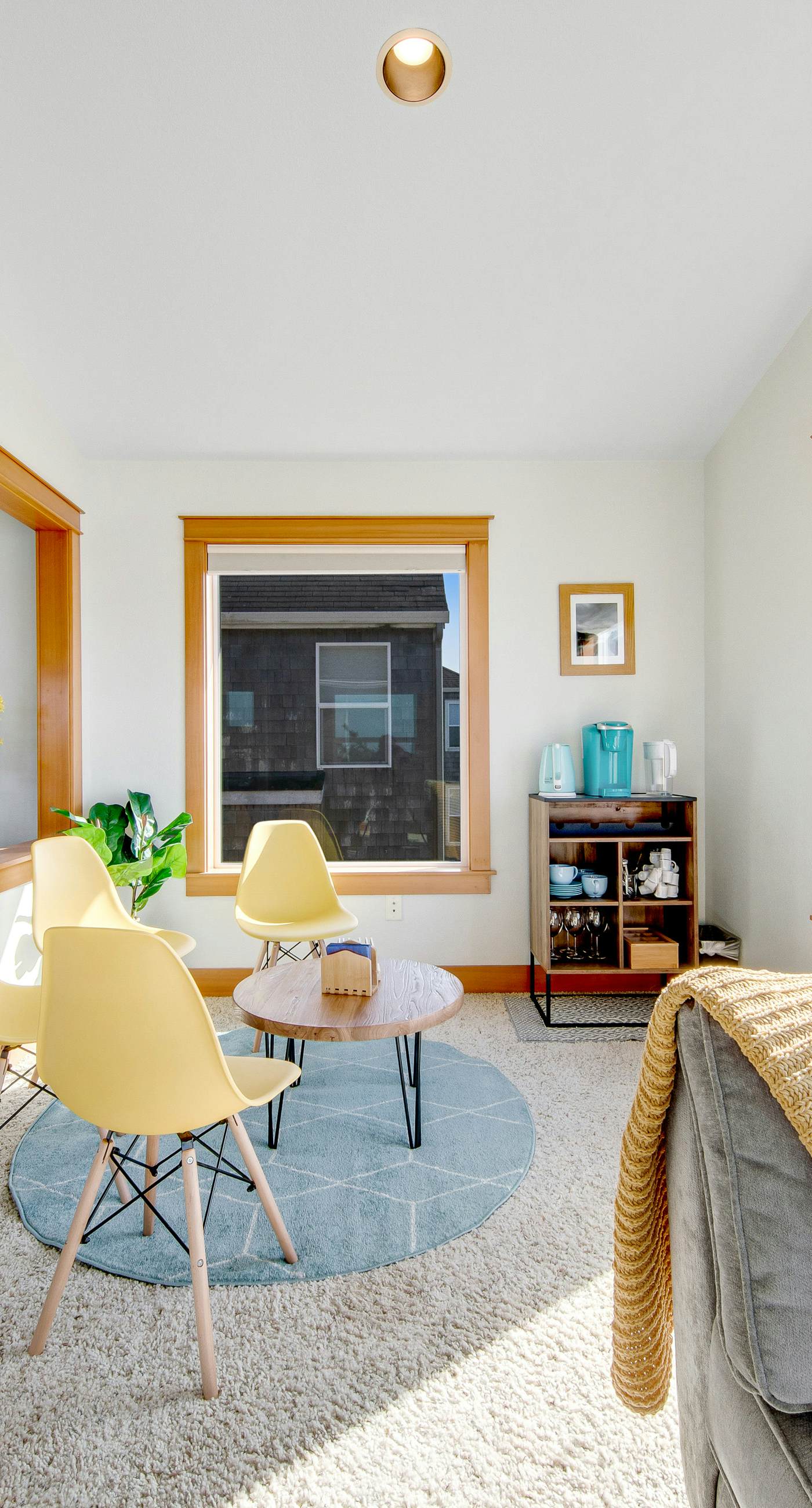 Dog Friendly Coastal Retreat with Ocean Views