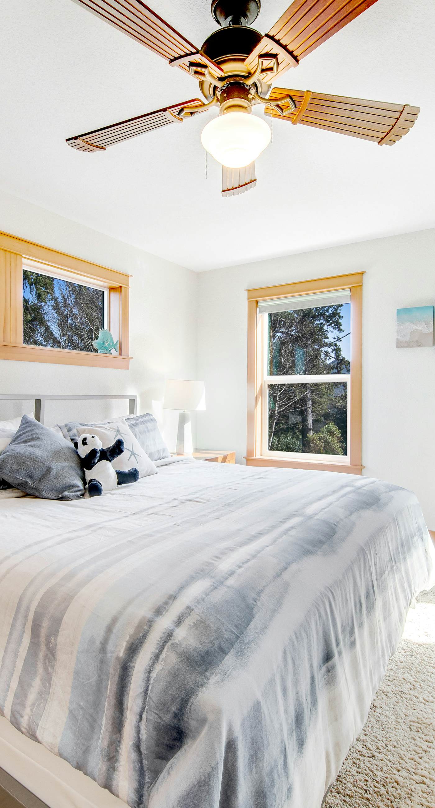 Dog Friendly Coastal Retreat with Ocean Views