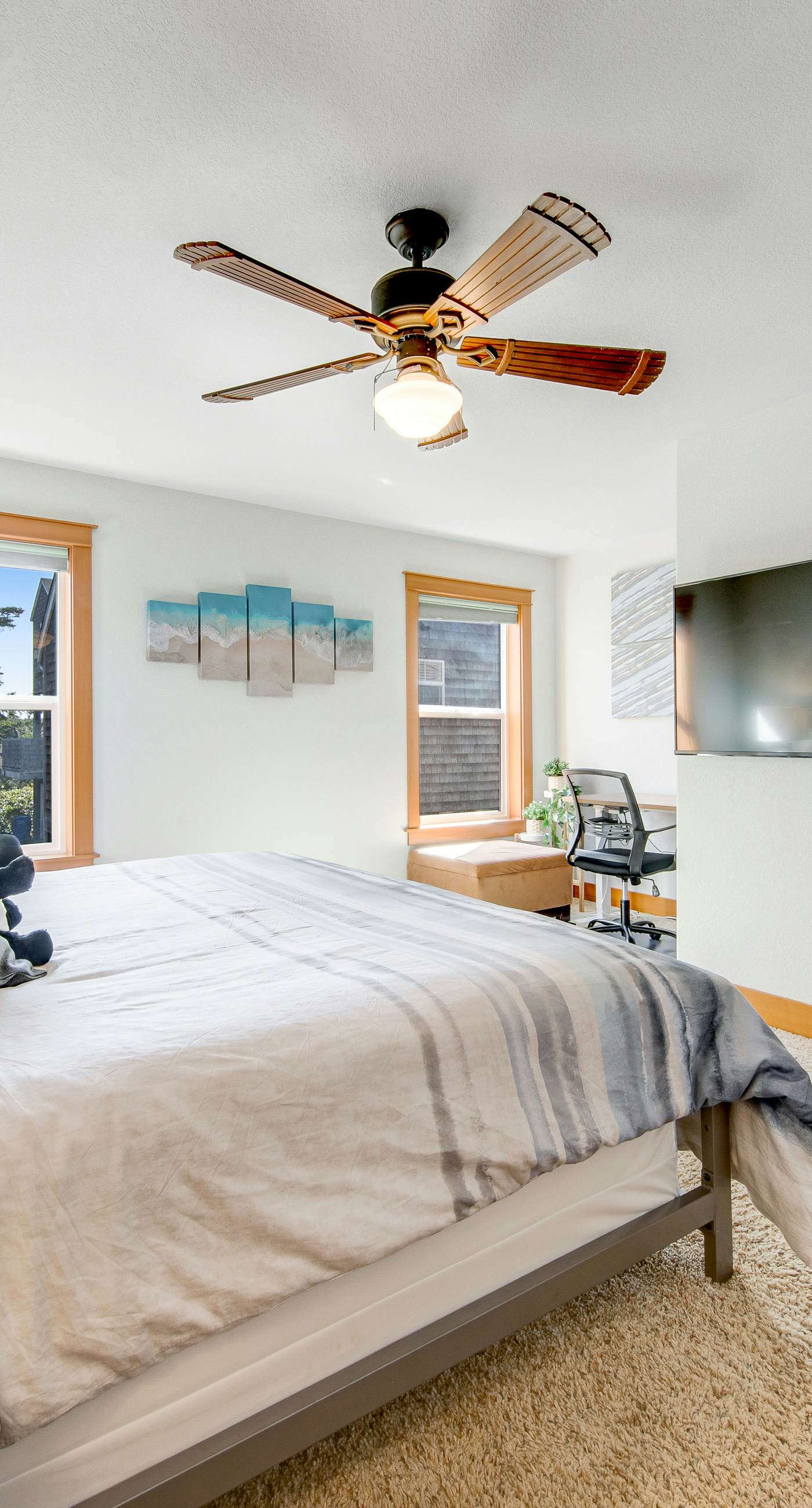 Dog Friendly Coastal Retreat with Ocean Views