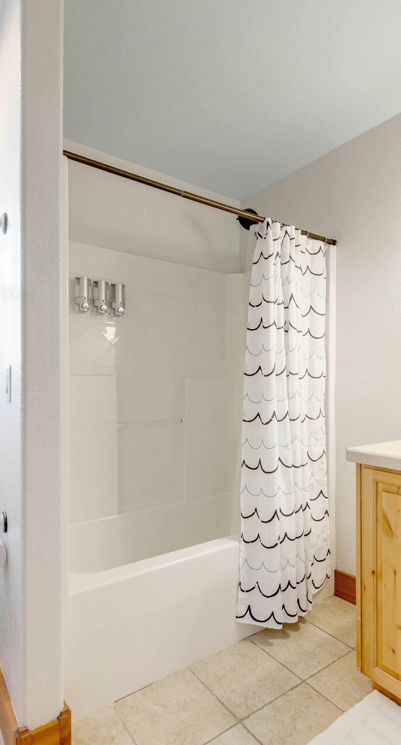 Dog Friendly Coastal Retreat with Ocean Views