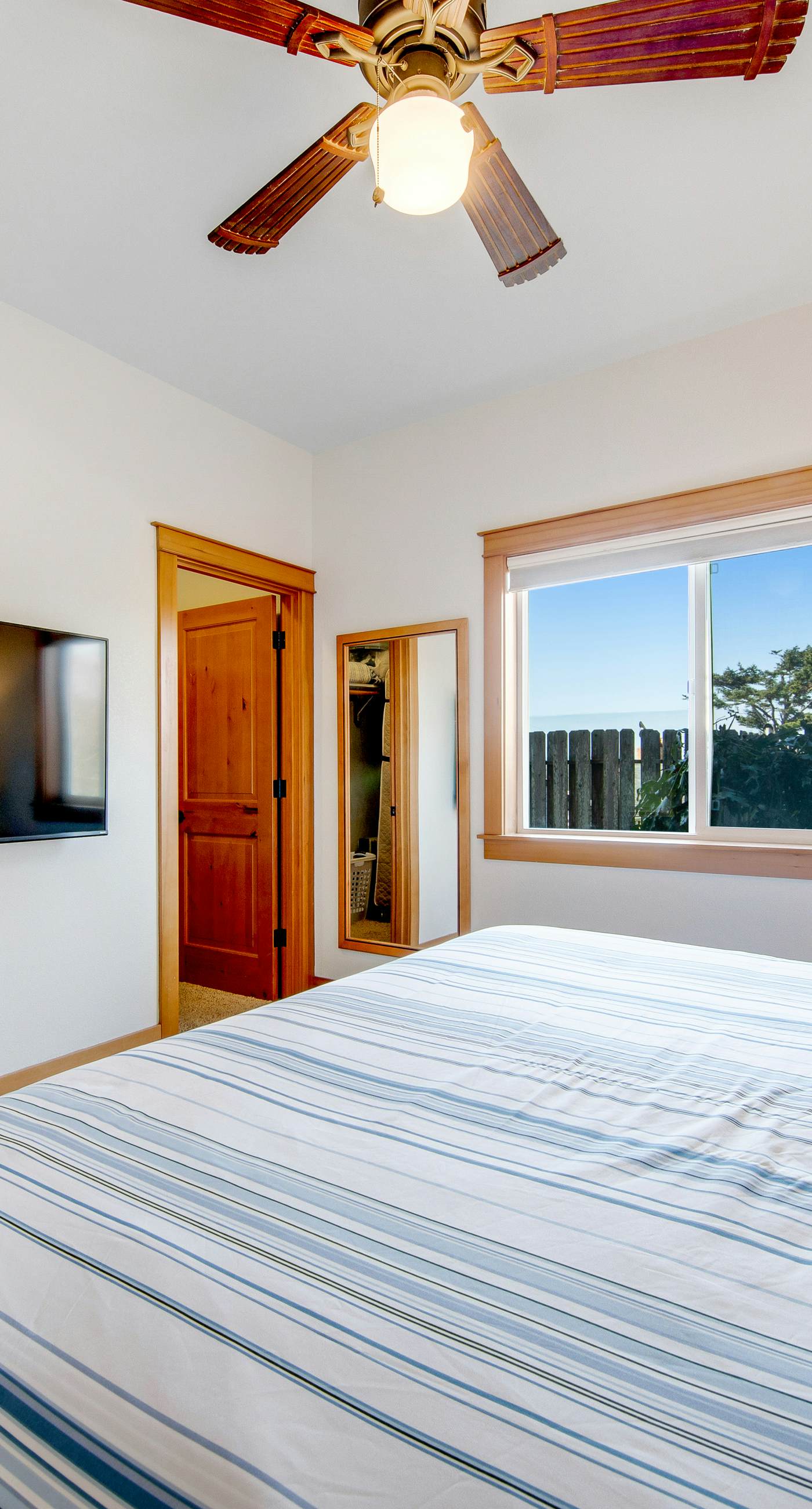 Dog Friendly Coastal Retreat with Ocean Views