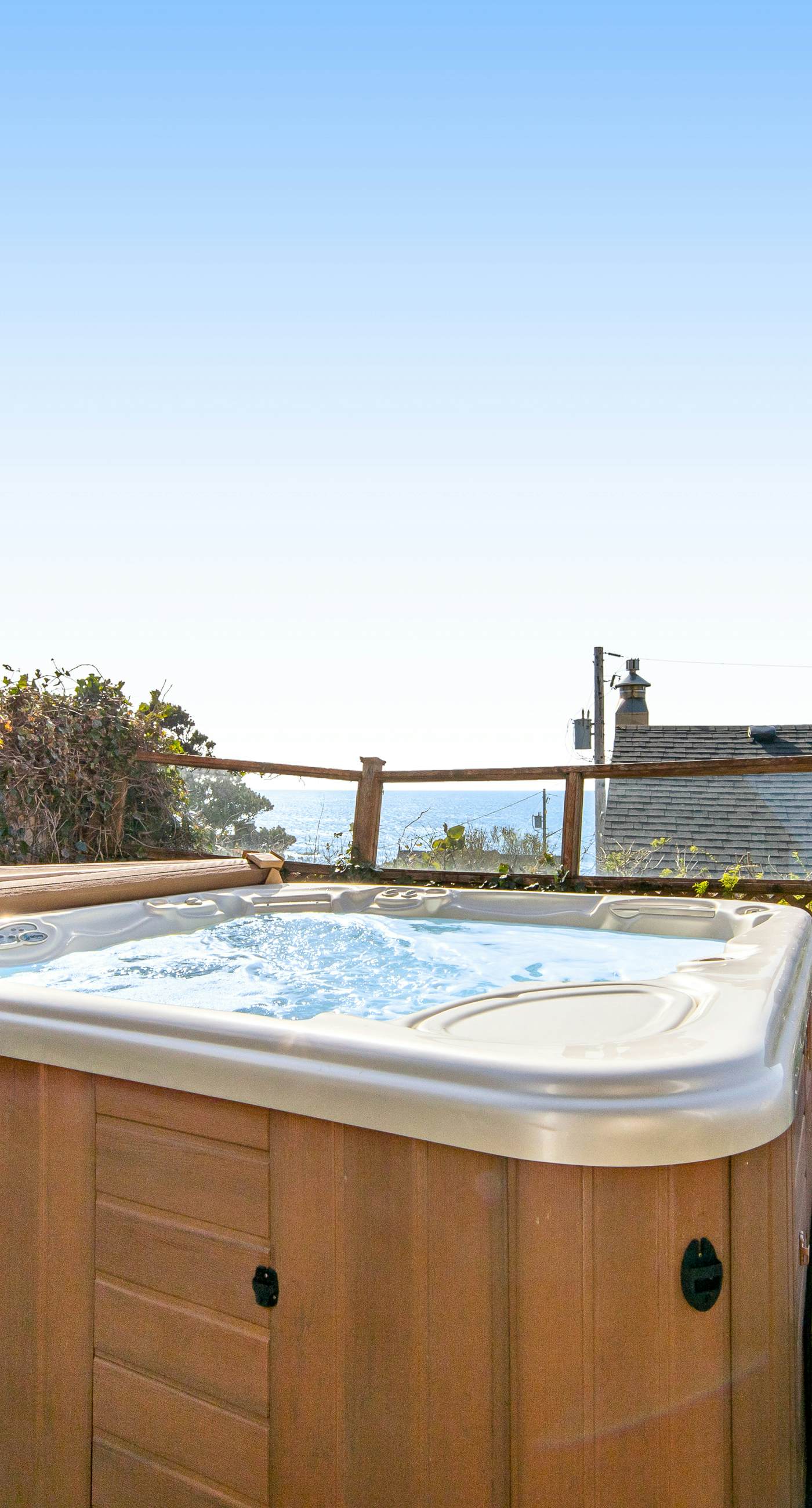 Dog Friendly Coastal Retreat with Ocean Views