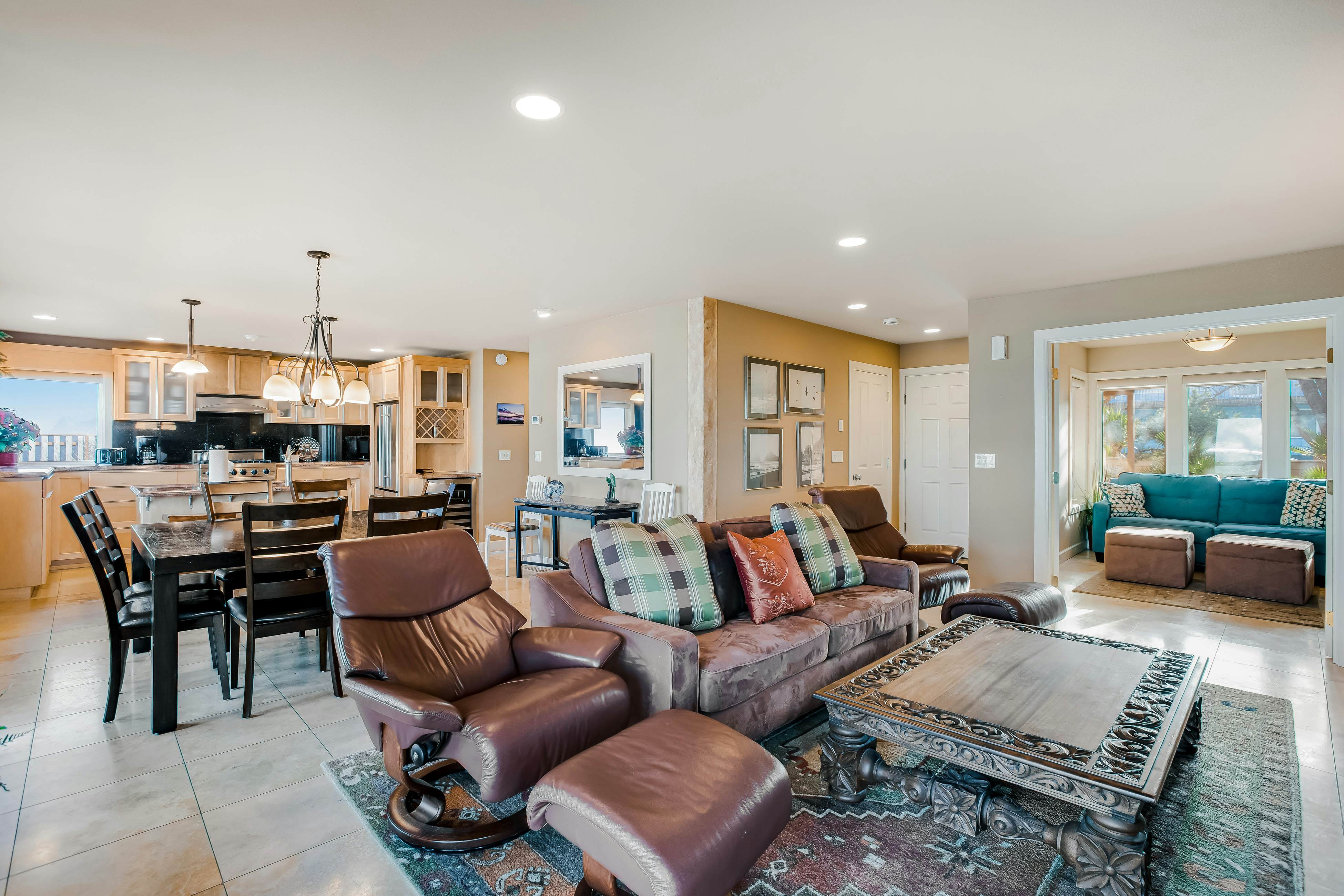 Stunning Oceanfront Retreat with Full Kitchen, Private Hot Tub, High-Speed WiFi