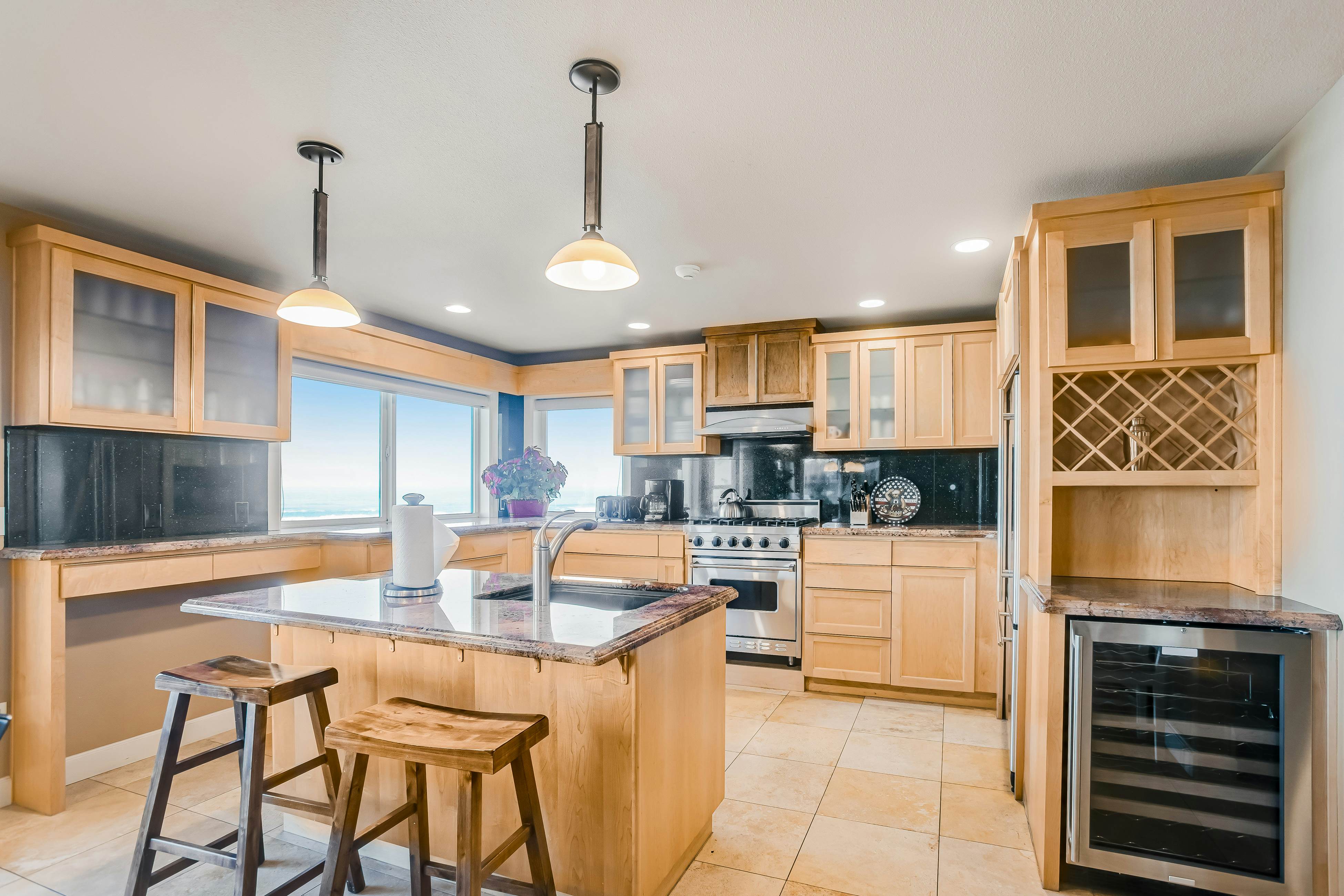 Stunning Oceanfront Retreat with Full Kitchen, Private Hot Tub, High-Speed WiFi