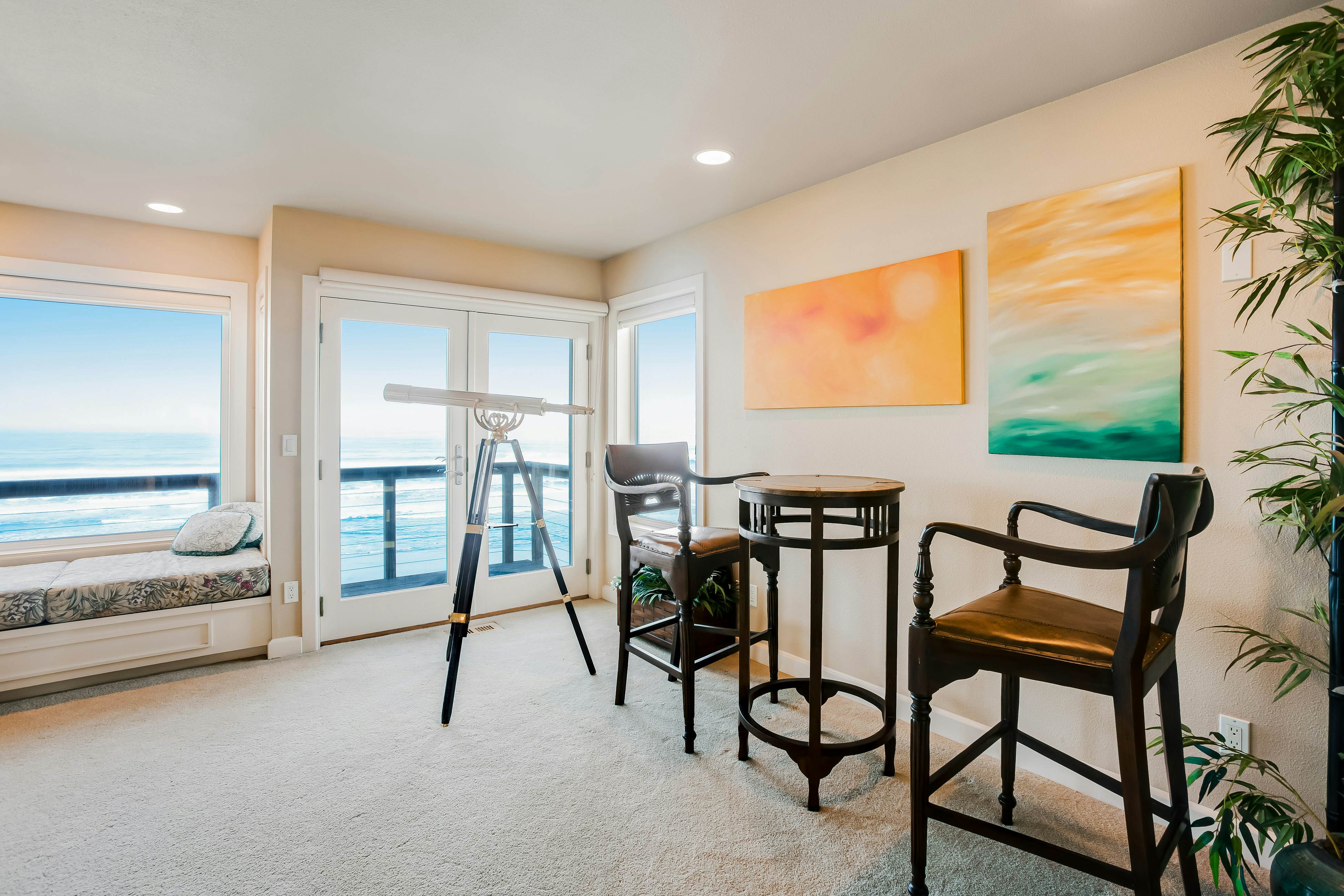 Stunning Oceanfront Retreat with Full Kitchen, Private Hot Tub, High-Speed WiFi