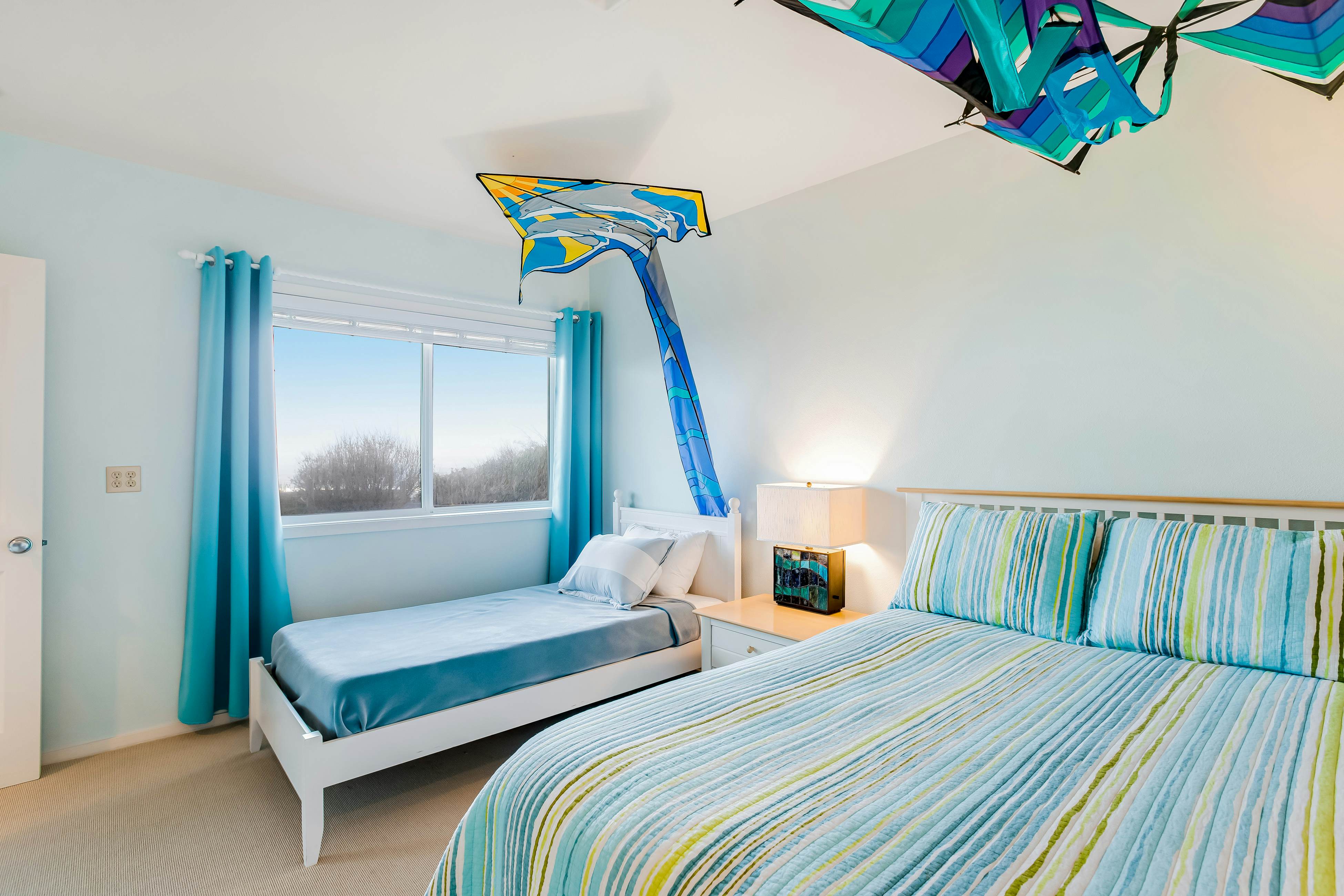 Stunning Oceanfront Retreat with Full Kitchen, Private Hot Tub, High-Speed WiFi