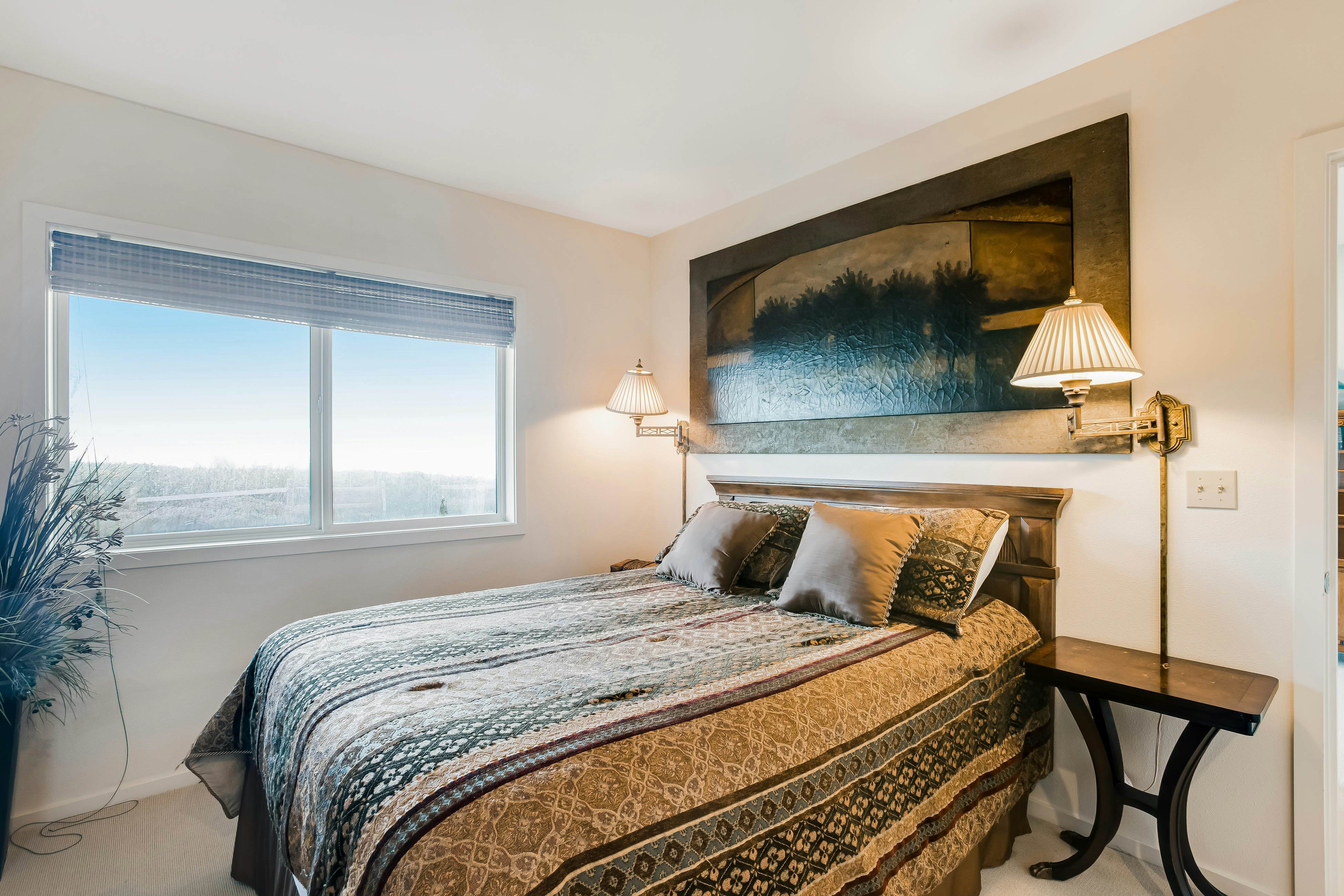 Stunning Oceanfront Retreat with Full Kitchen, Private Hot Tub, High-Speed WiFi