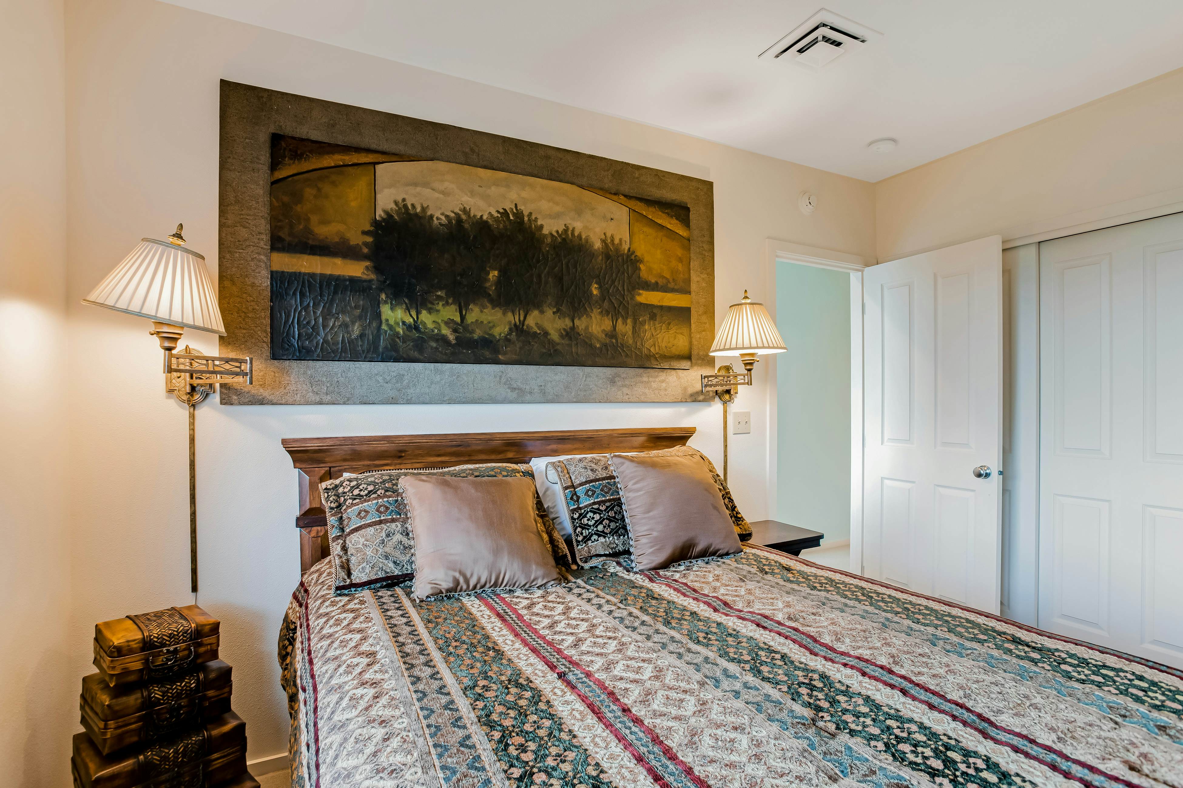 Stunning Oceanfront Retreat with Full Kitchen, Private Hot Tub, High-Speed WiFi