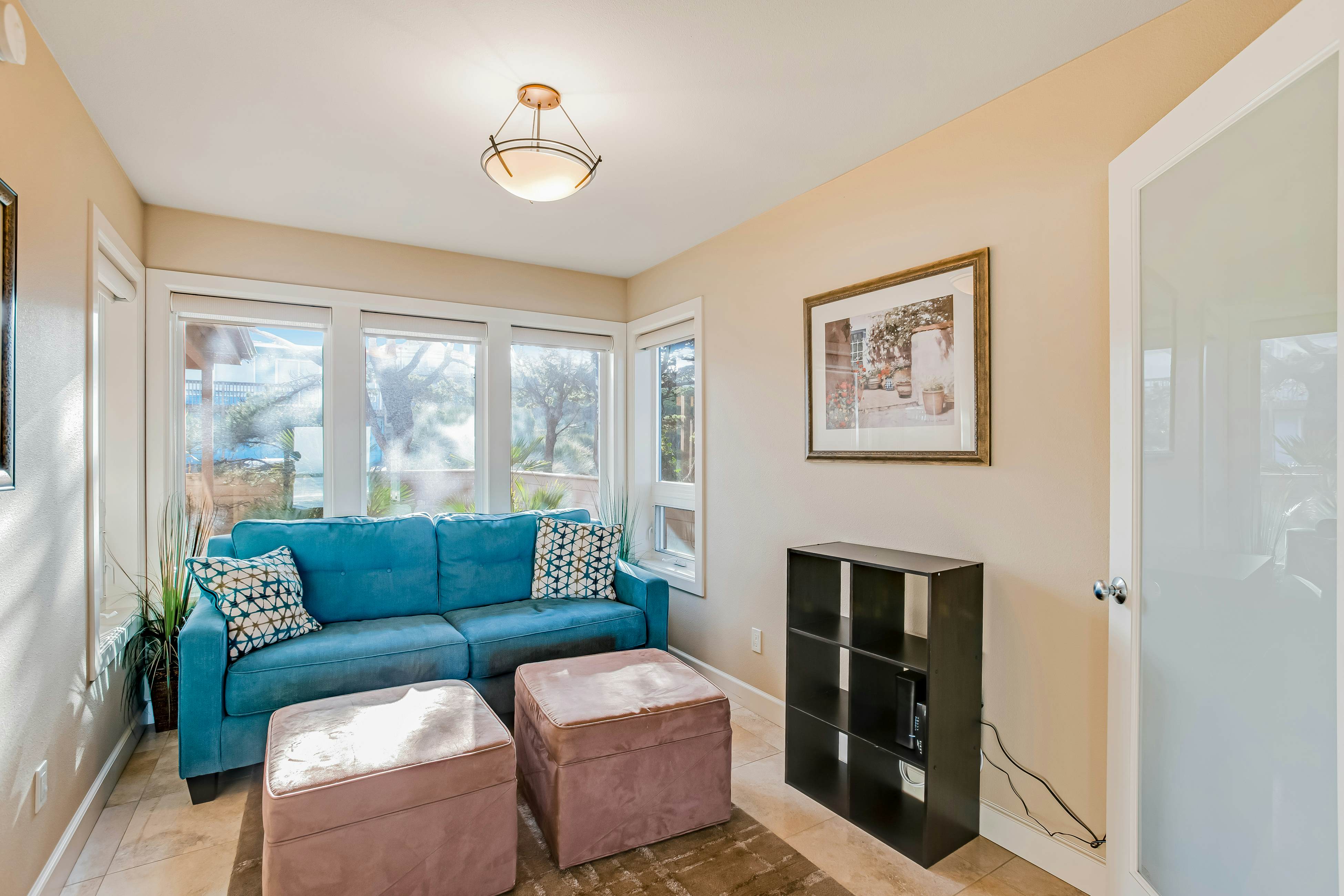 Stunning Oceanfront Retreat with Full Kitchen, Private Hot Tub, High-Speed WiFi