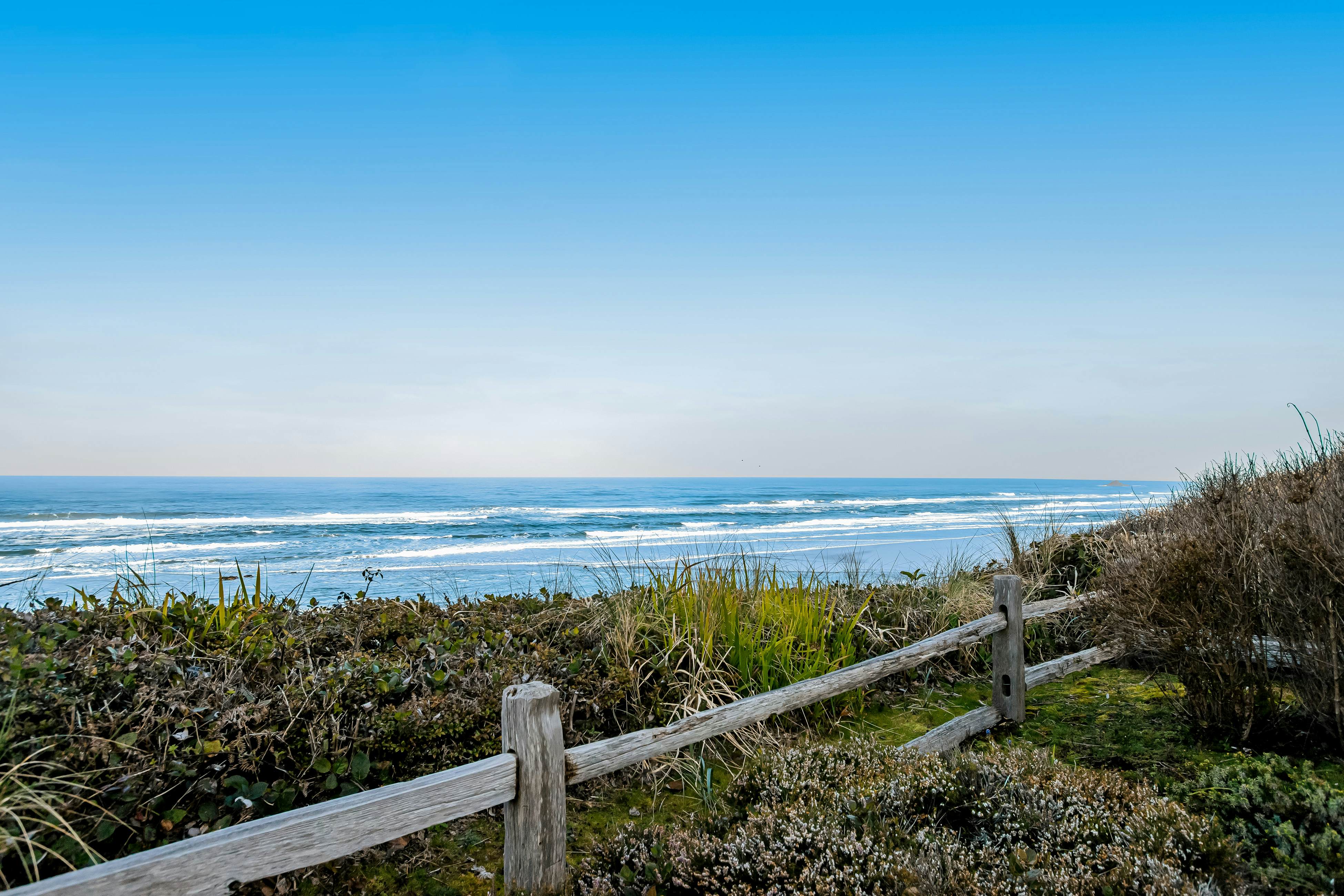 Stunning Oceanfront Retreat with Full Kitchen, Private Hot Tub, High-Speed WiFi