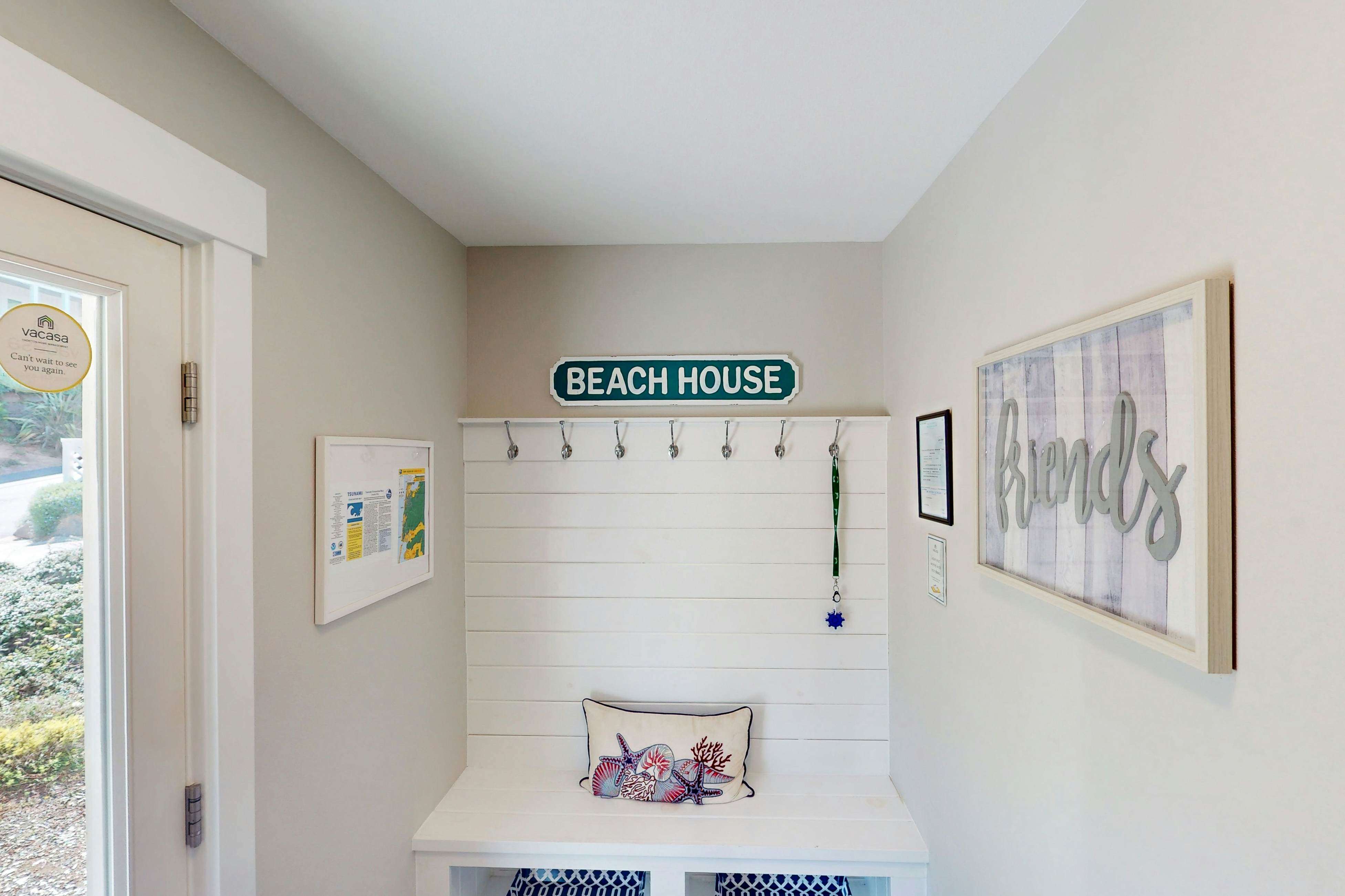 Ocean-view home with private hot tub, fireplaces, balcony - beach & pool access