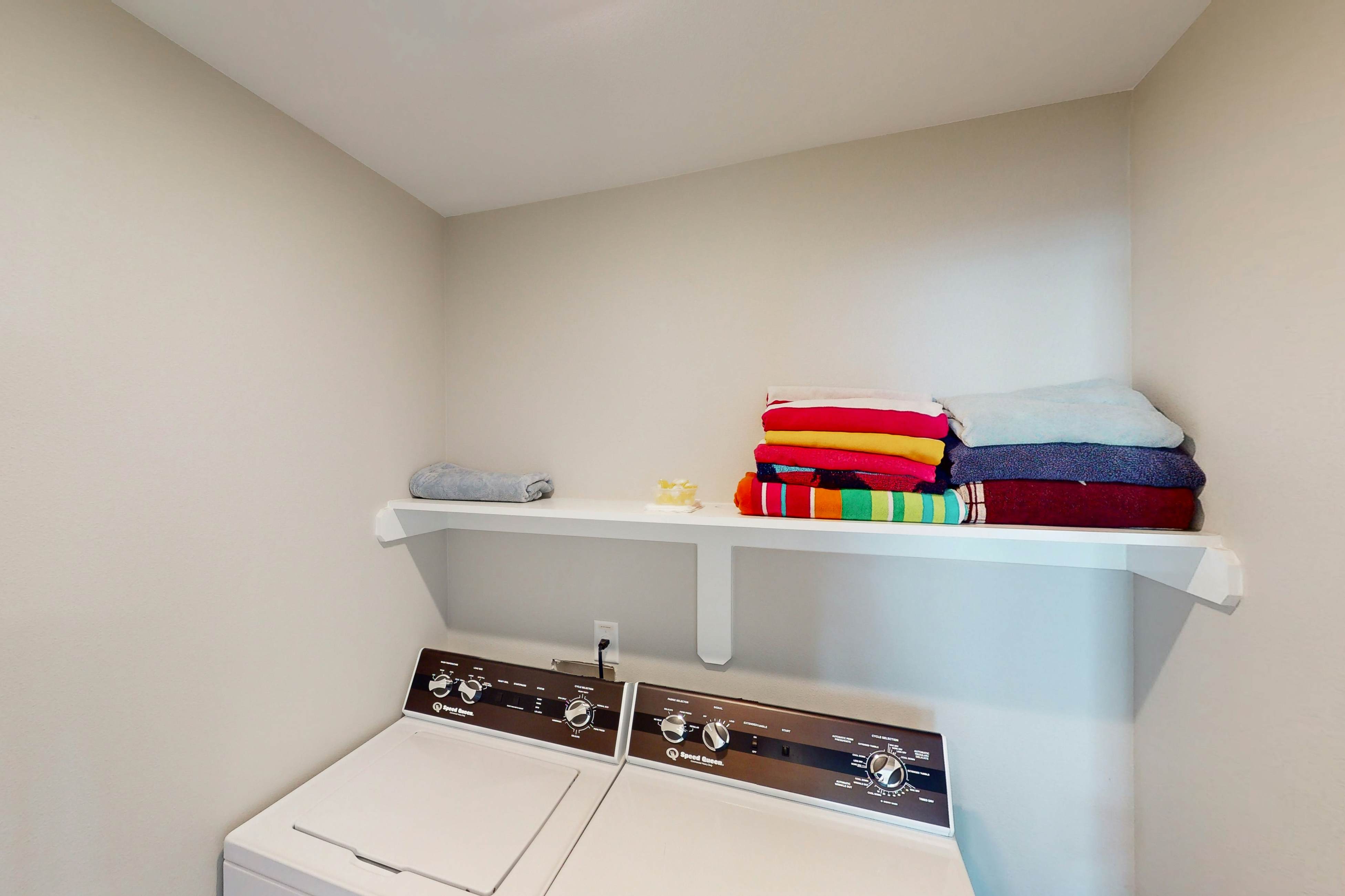 Ocean-view home with private hot tub, fireplaces, balcony - beach & pool access