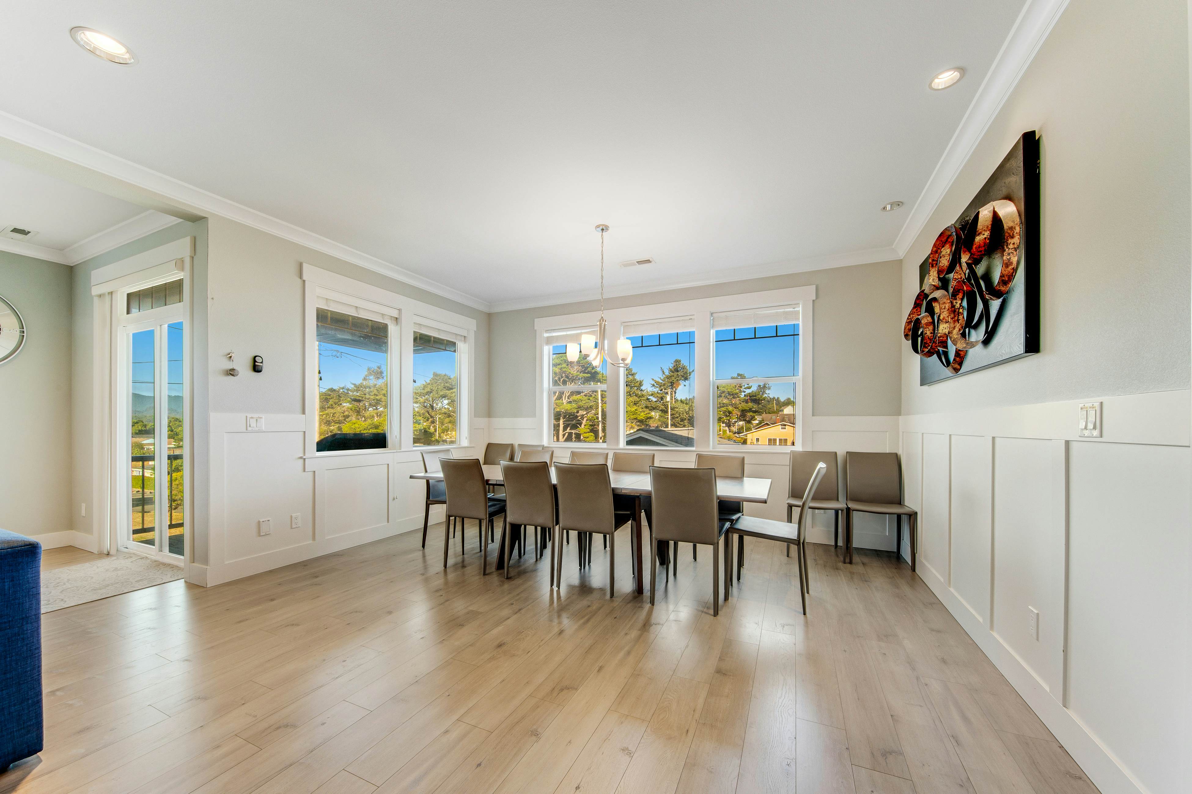 400 Feet to the Beach Gorgeous Home w/ Hot Tub, 2 Decks & 4 Bedroom Suites