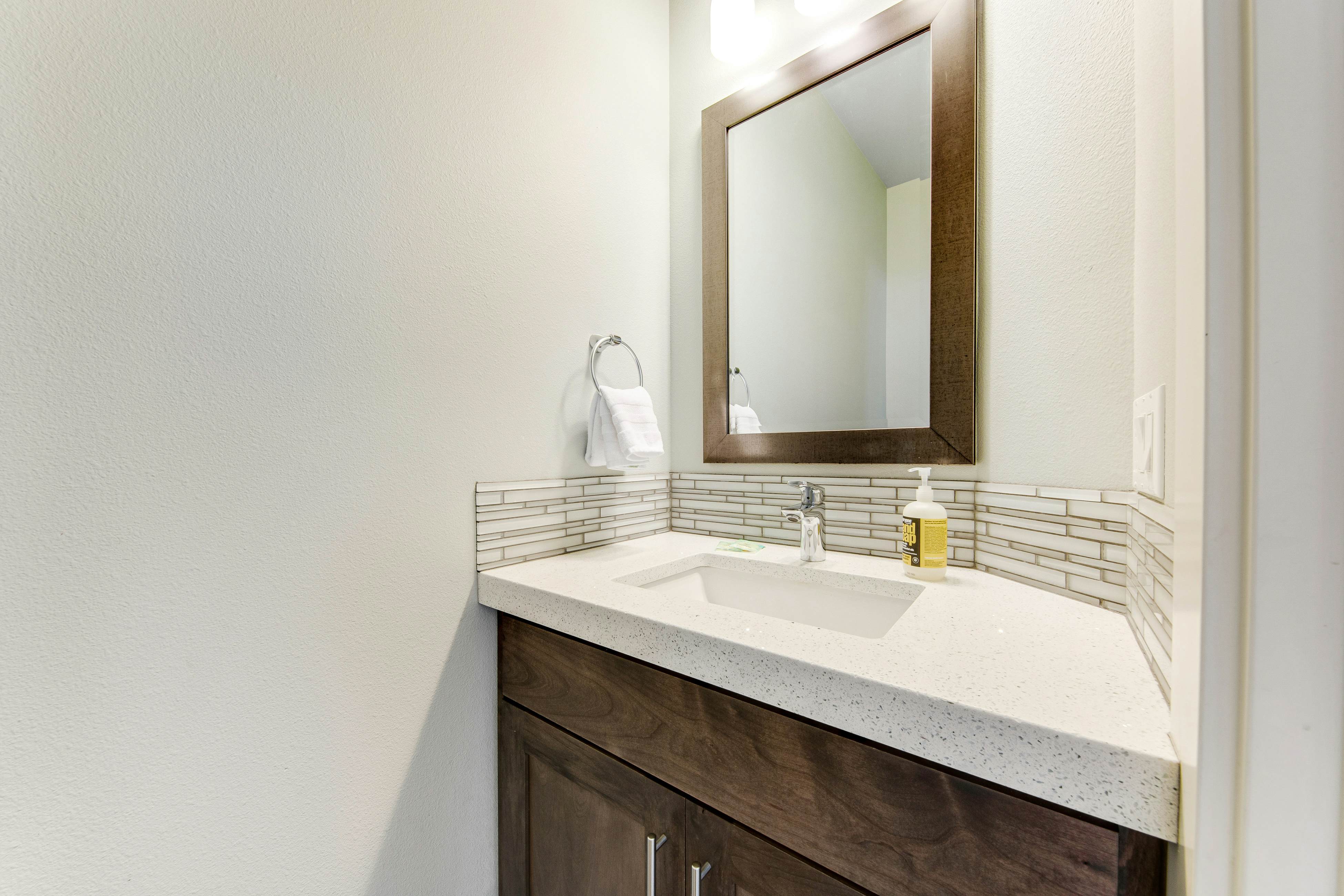 400 Feet to the Beach Gorgeous Home w/ Hot Tub, 2 Decks & 4 Bedroom Suites