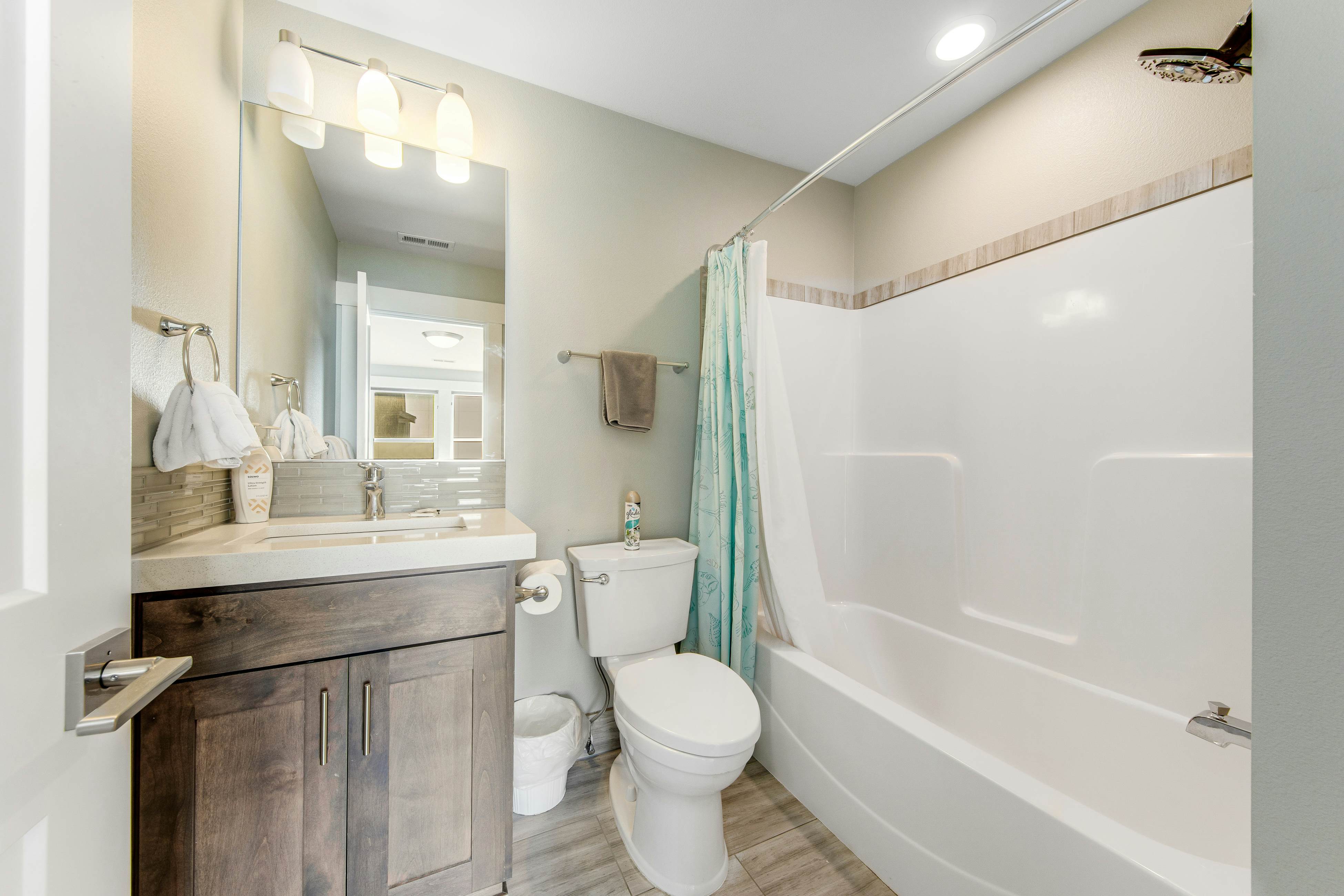 400 Feet to the Beach Gorgeous Home w/ Hot Tub, 2 Decks & 4 Bedroom Suites