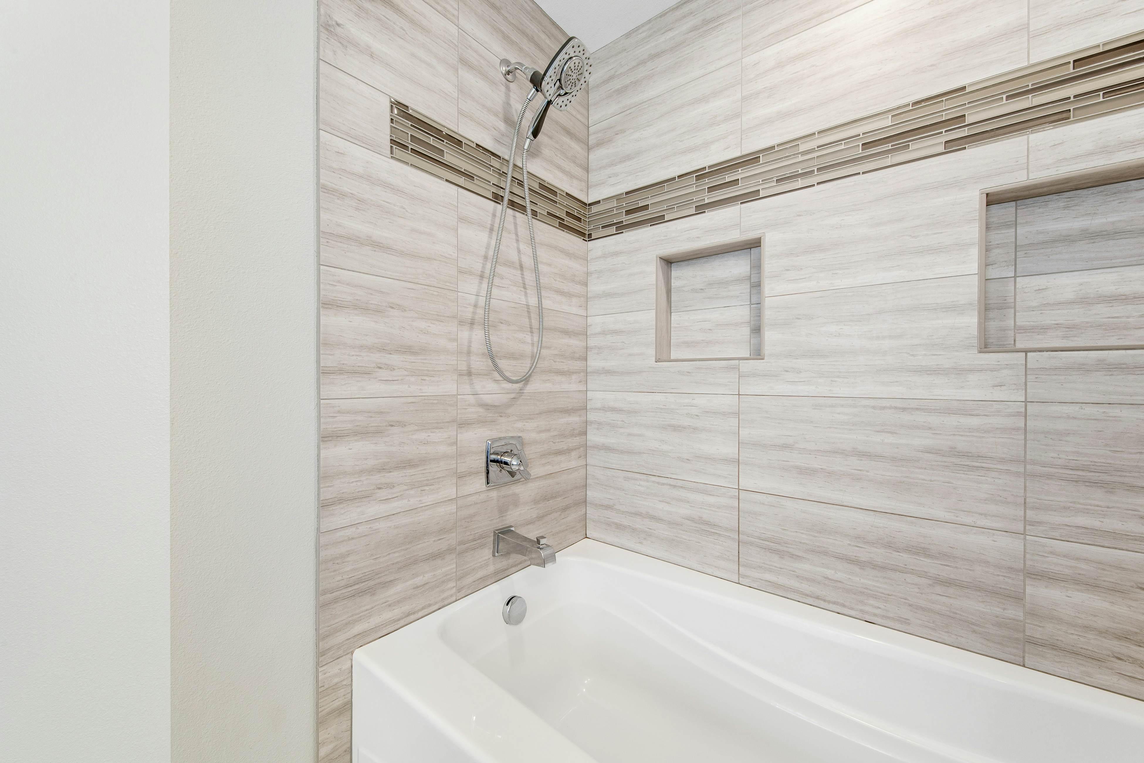 400 Feet to the Beach Gorgeous Home w/ Hot Tub, 2 Decks & 4 Bedroom Suites