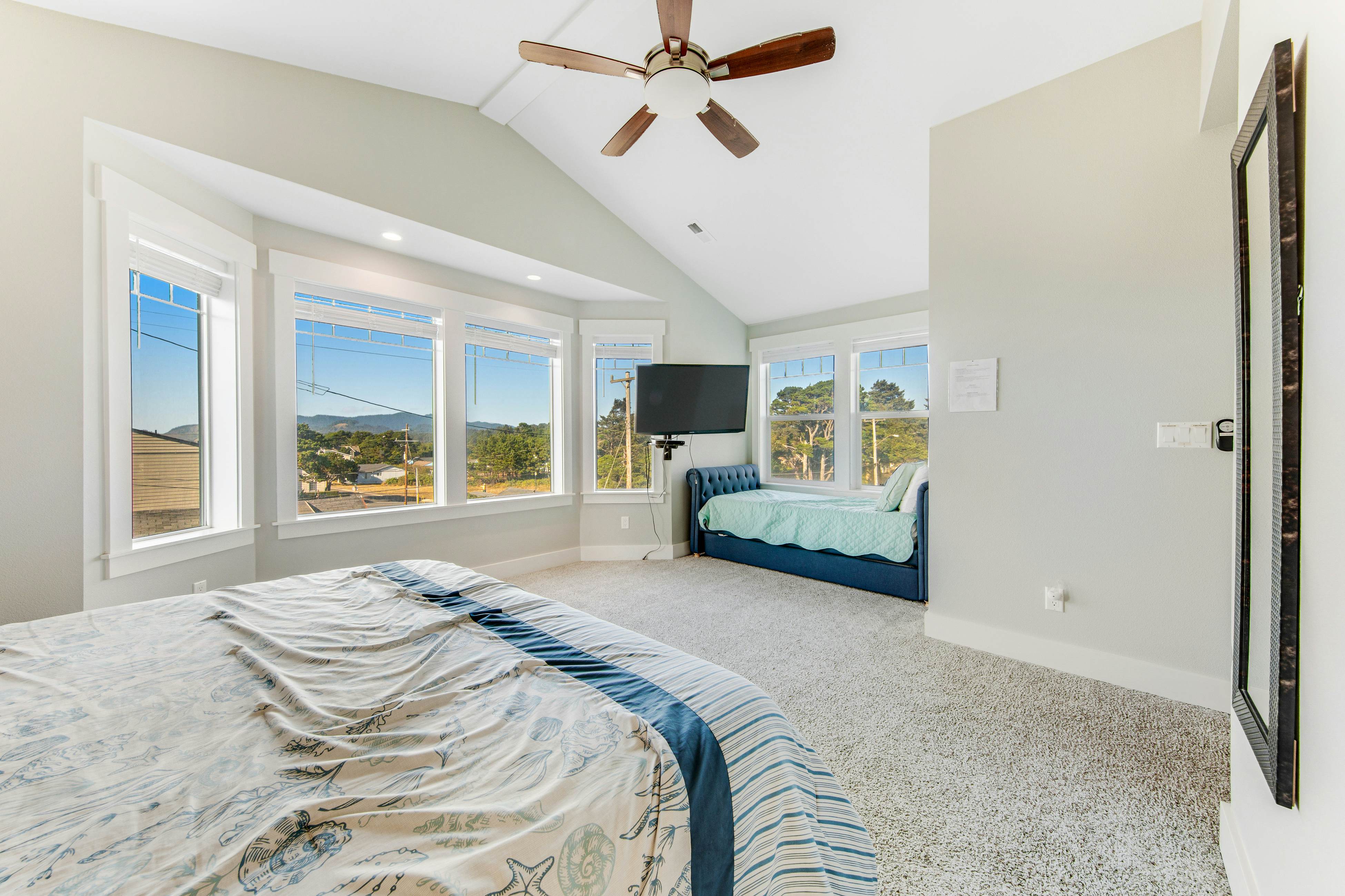 400 Feet to the Beach Gorgeous Home w/ Hot Tub, 2 Decks & 4 Bedroom Suites