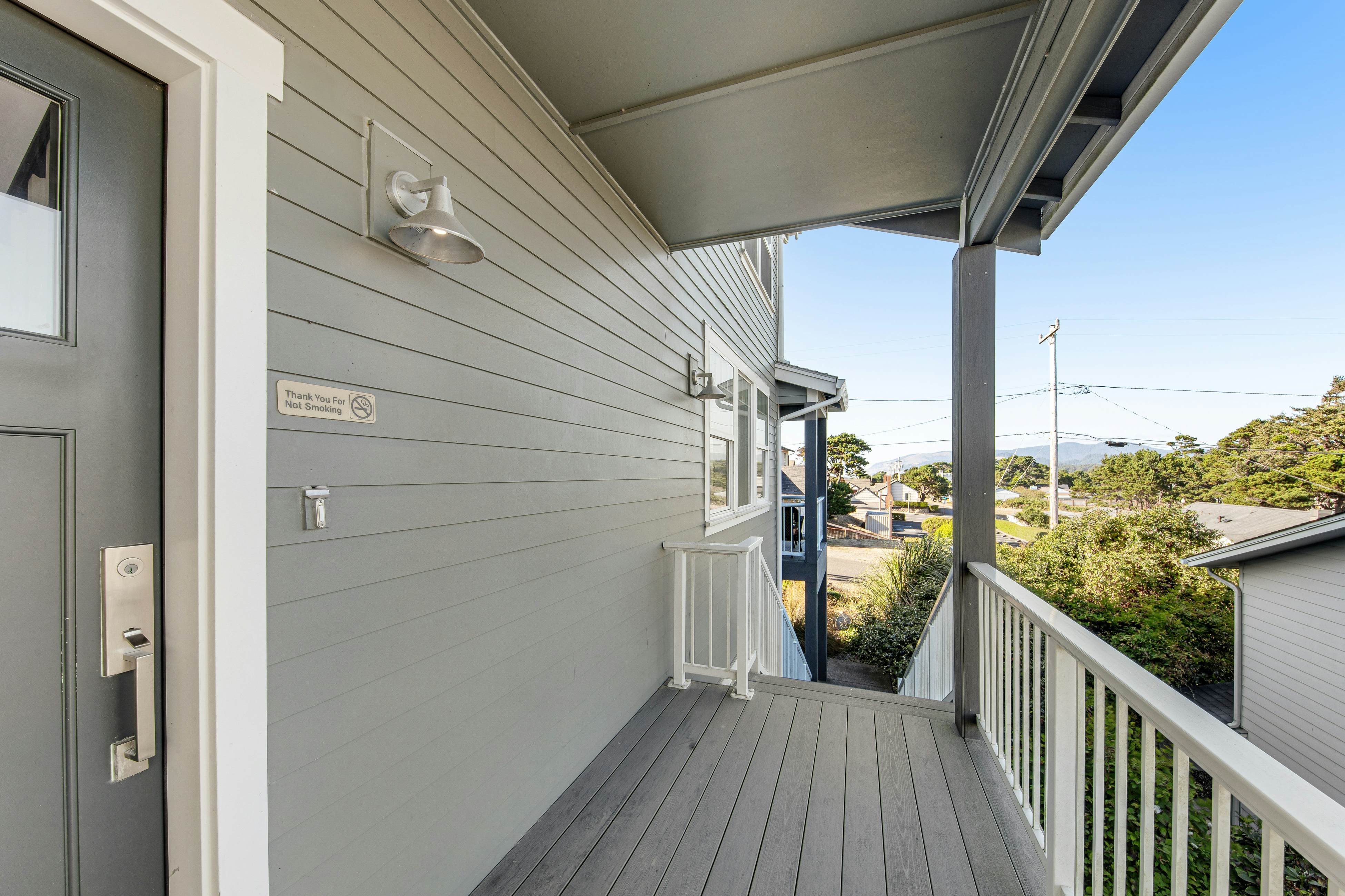 400 Feet to the Beach Gorgeous Home w/ Hot Tub, 2 Decks & 4 Bedroom Suites