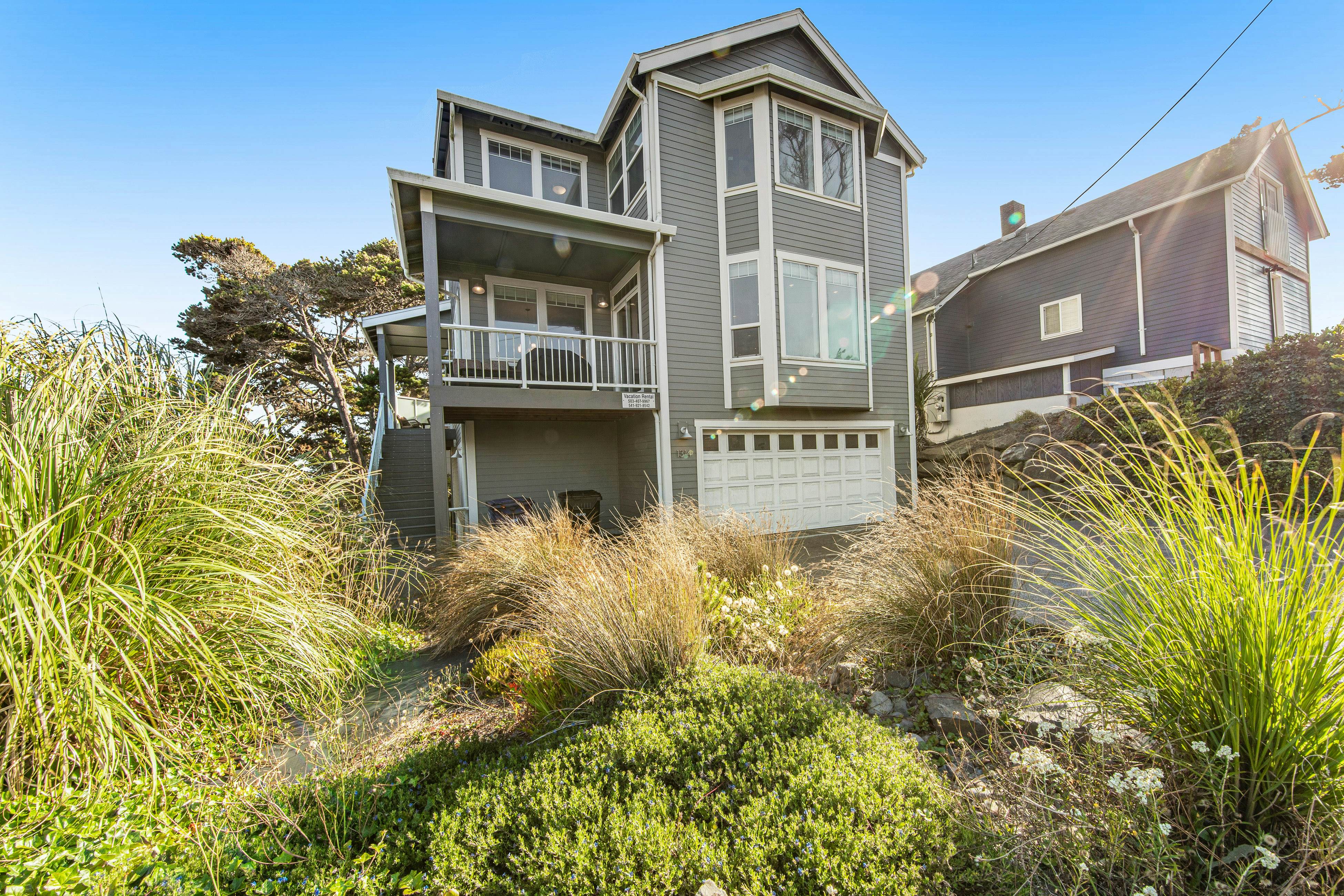 400 Feet to the Beach Gorgeous Home w/ Hot Tub, 2 Decks & 4 Bedroom Suites