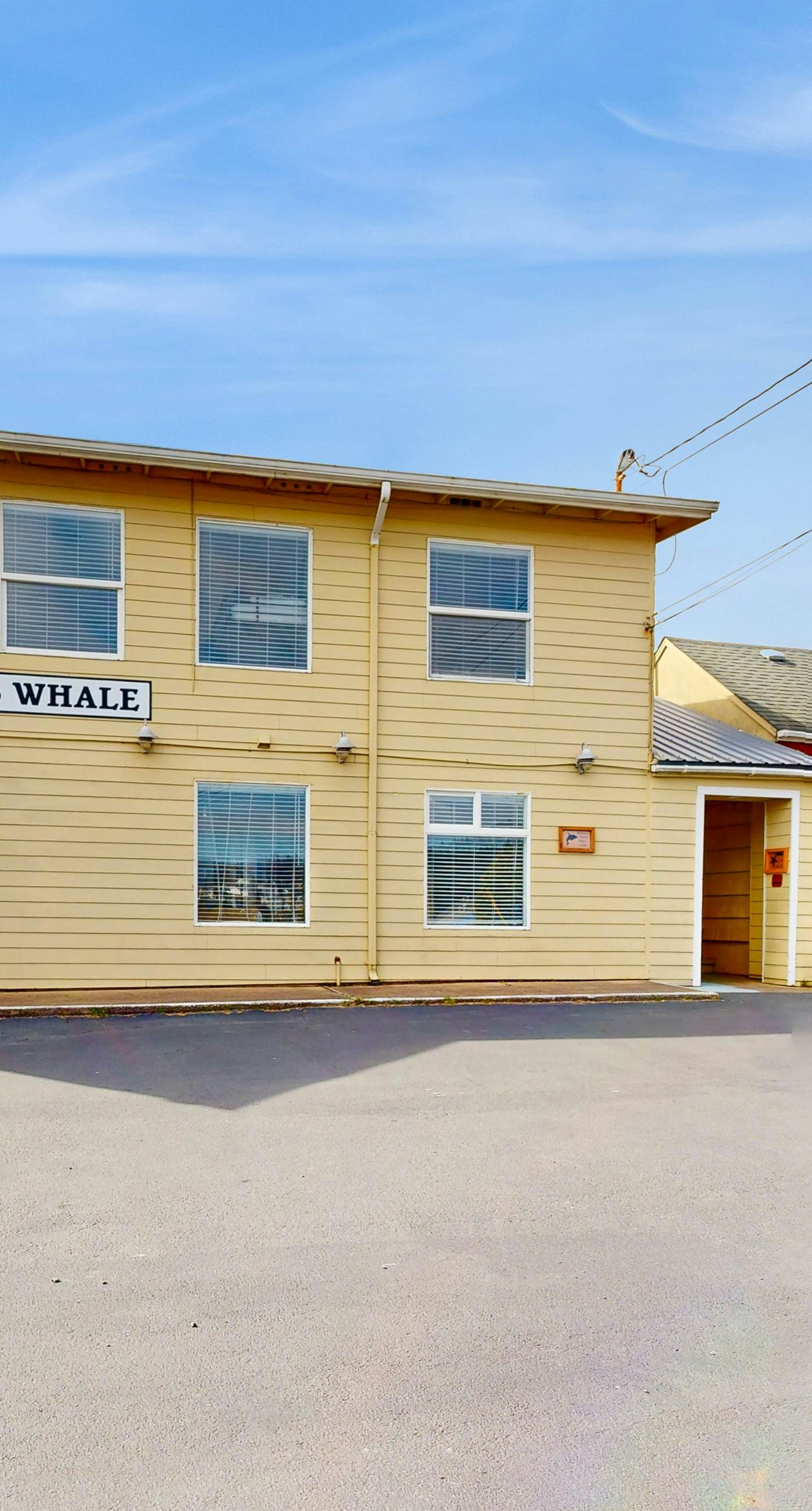 Enormous Renovated Home with Ocean Views and Easy Beach Access Dogs OK