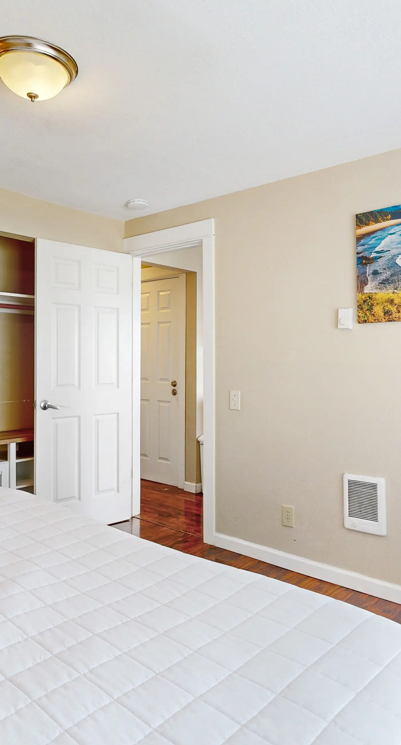 Enormous Renovated Home with Ocean Views and Easy Beach Access Dogs OK