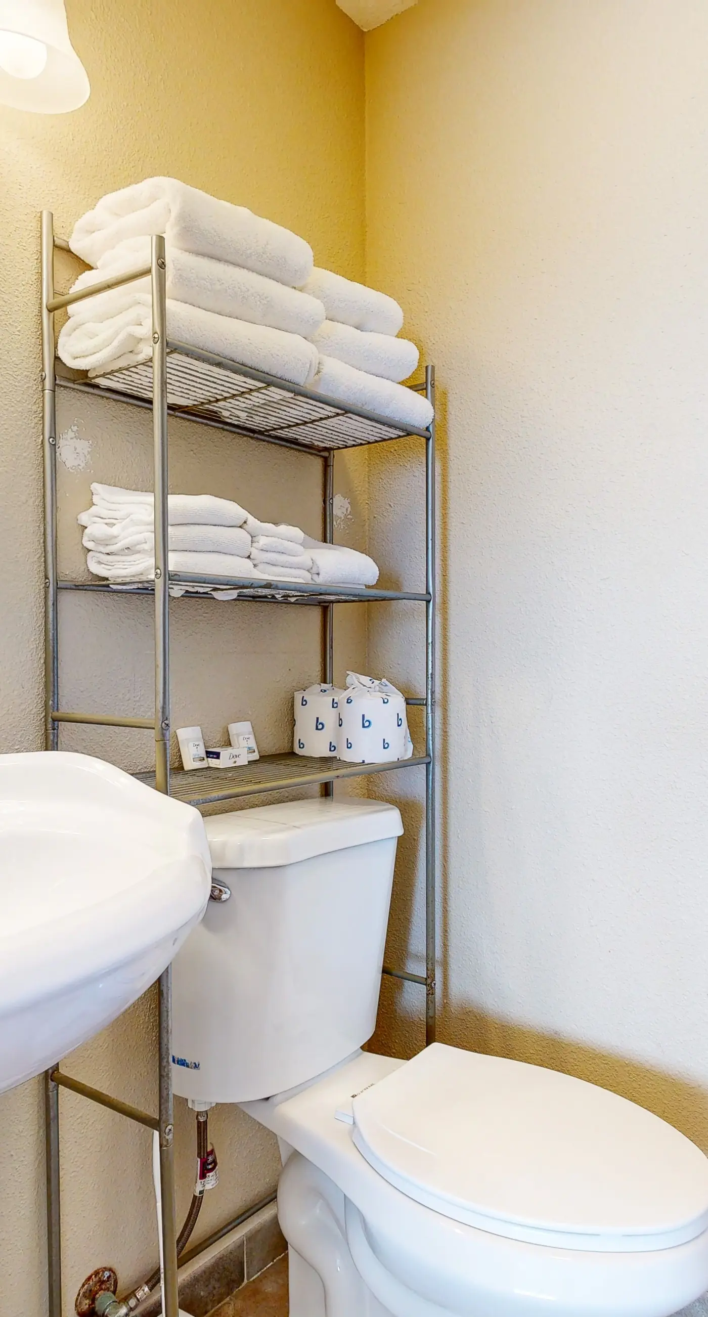 Enormous Renovated Home with Ocean Views and Easy Beach Access Dogs OK