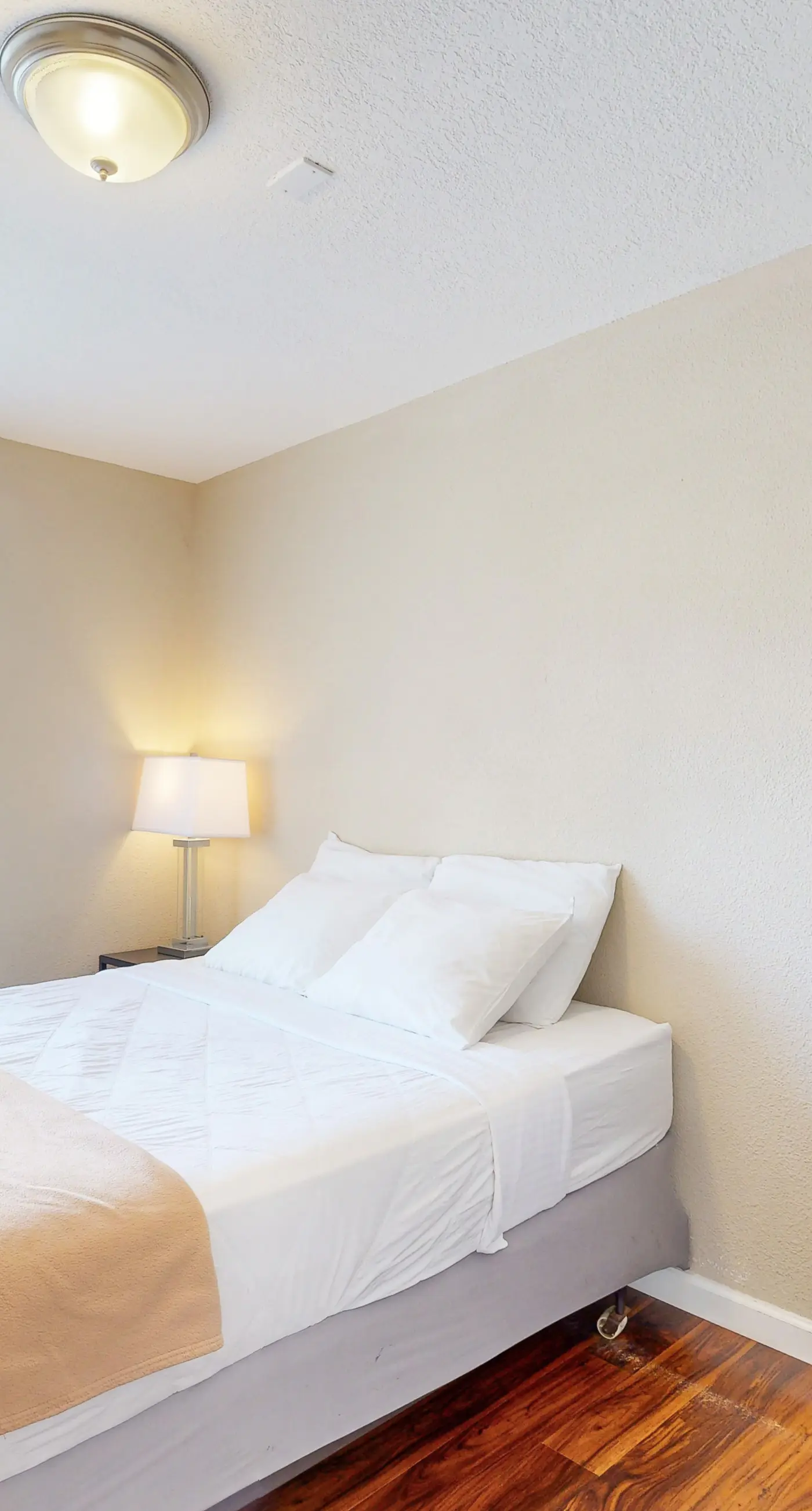 Enormous Renovated Home with Ocean Views and Easy Beach Access Dogs OK