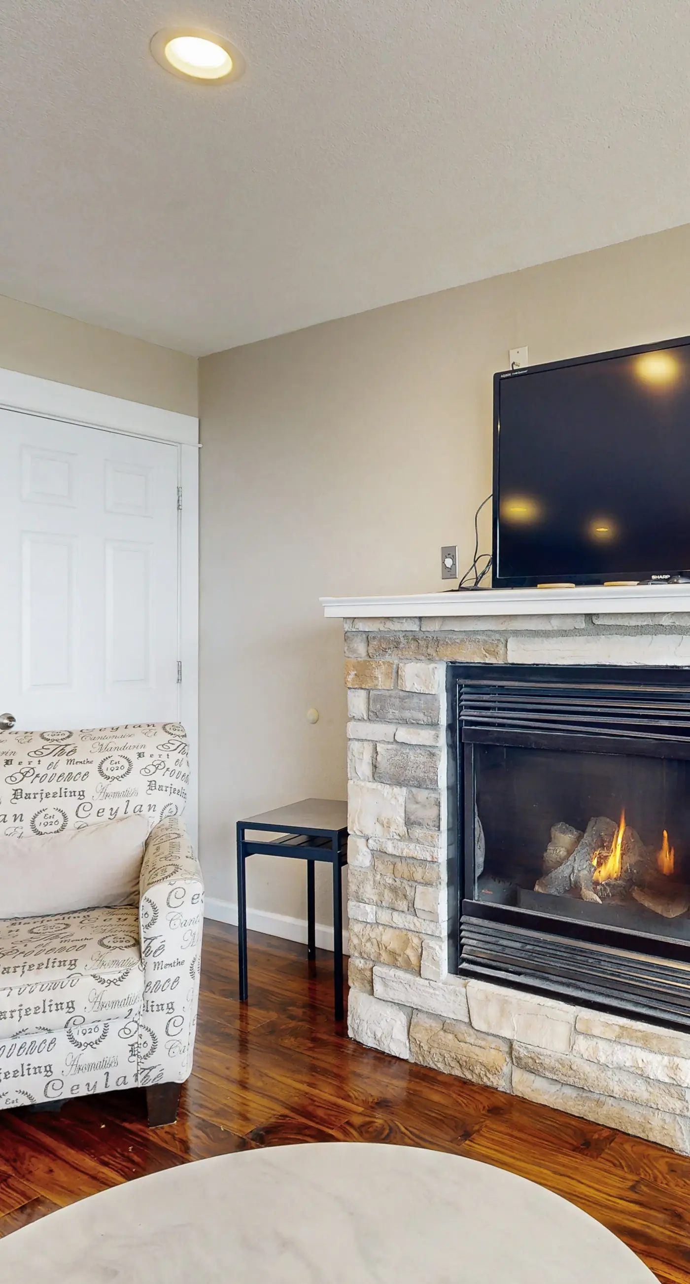 Enormous Renovated Home with Ocean Views and Easy Beach Access Dogs OK