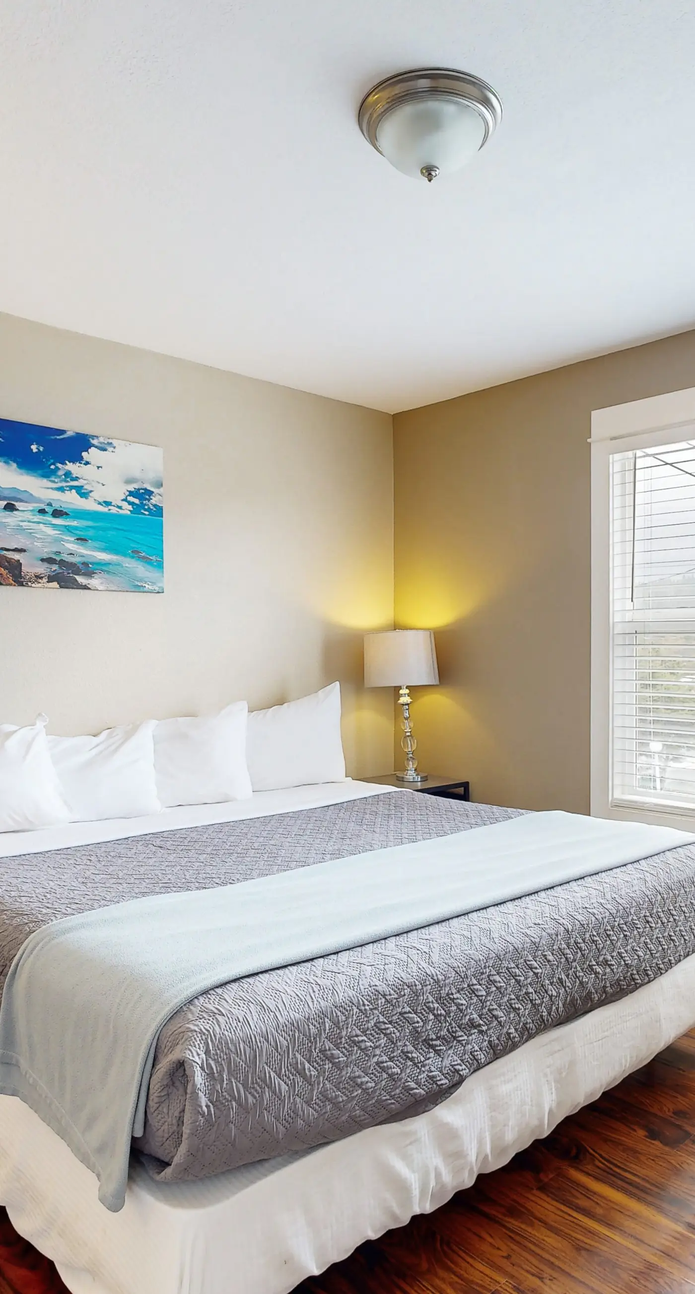 Enormous Renovated Home with Ocean Views and Easy Beach Access Dogs OK