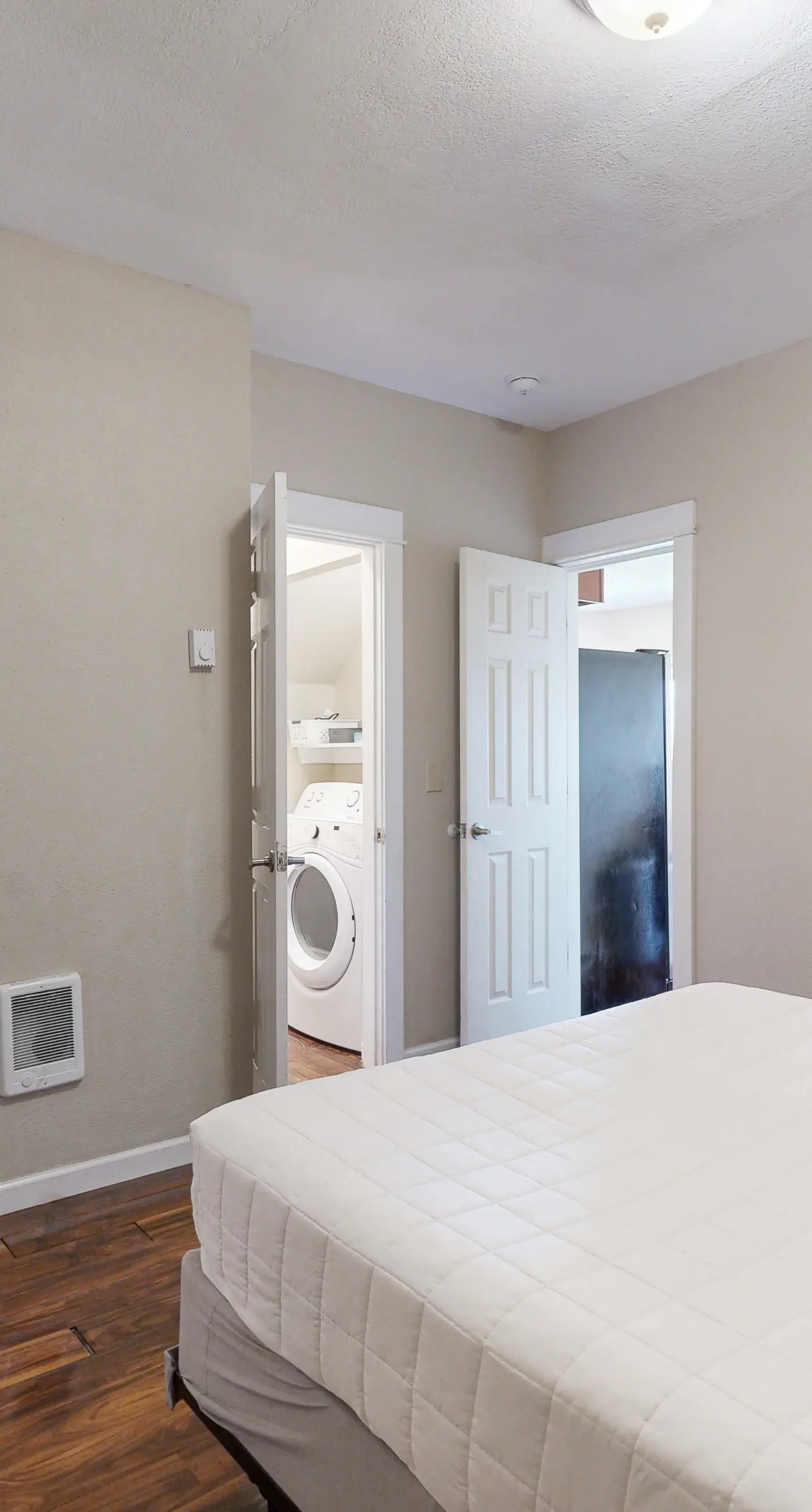 Enormous Renovated Home with Ocean Views and Easy Beach Access Dogs OK