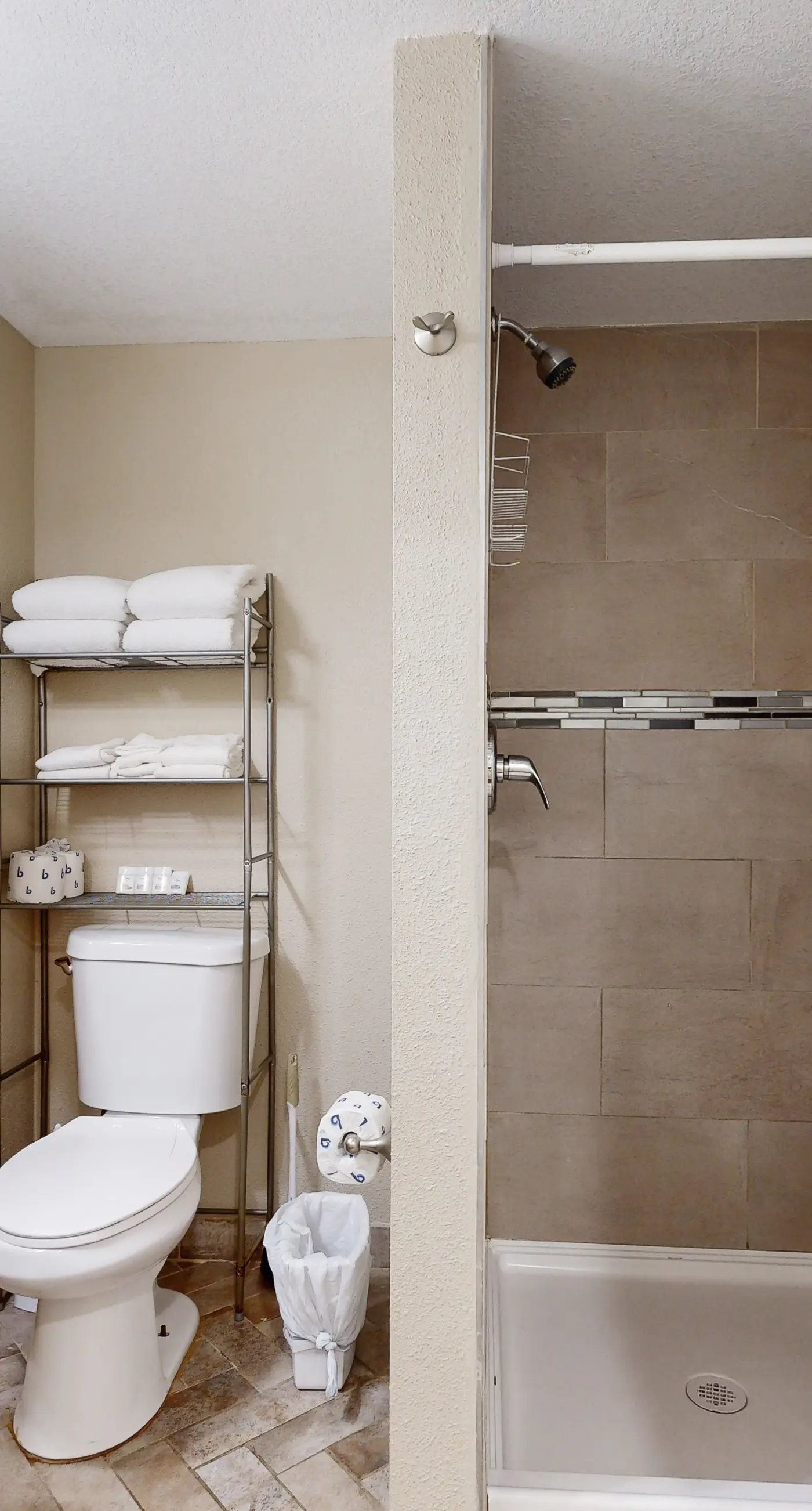 Enormous Renovated Home with Ocean Views and Easy Beach Access Dogs OK