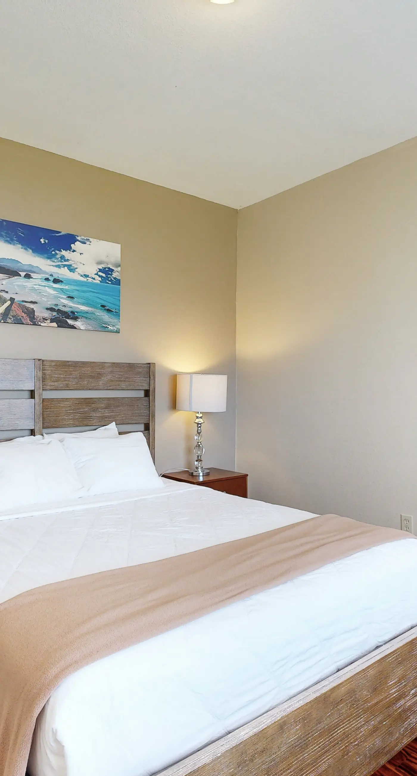 Enormous Renovated Home with Ocean Views and Easy Beach Access Dogs OK