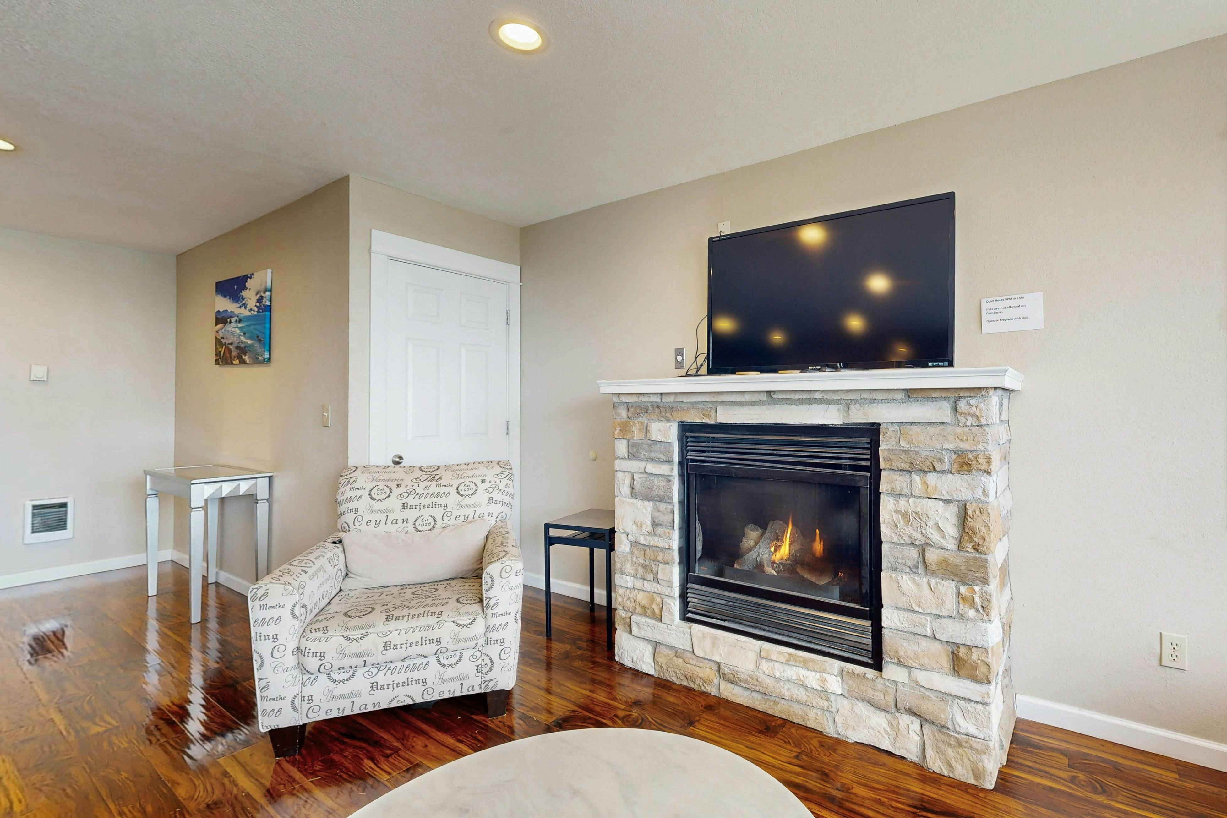 Newly Remodeled Condo with Marvelous Ocean Views, Nearby Beach Access - Dogs OK