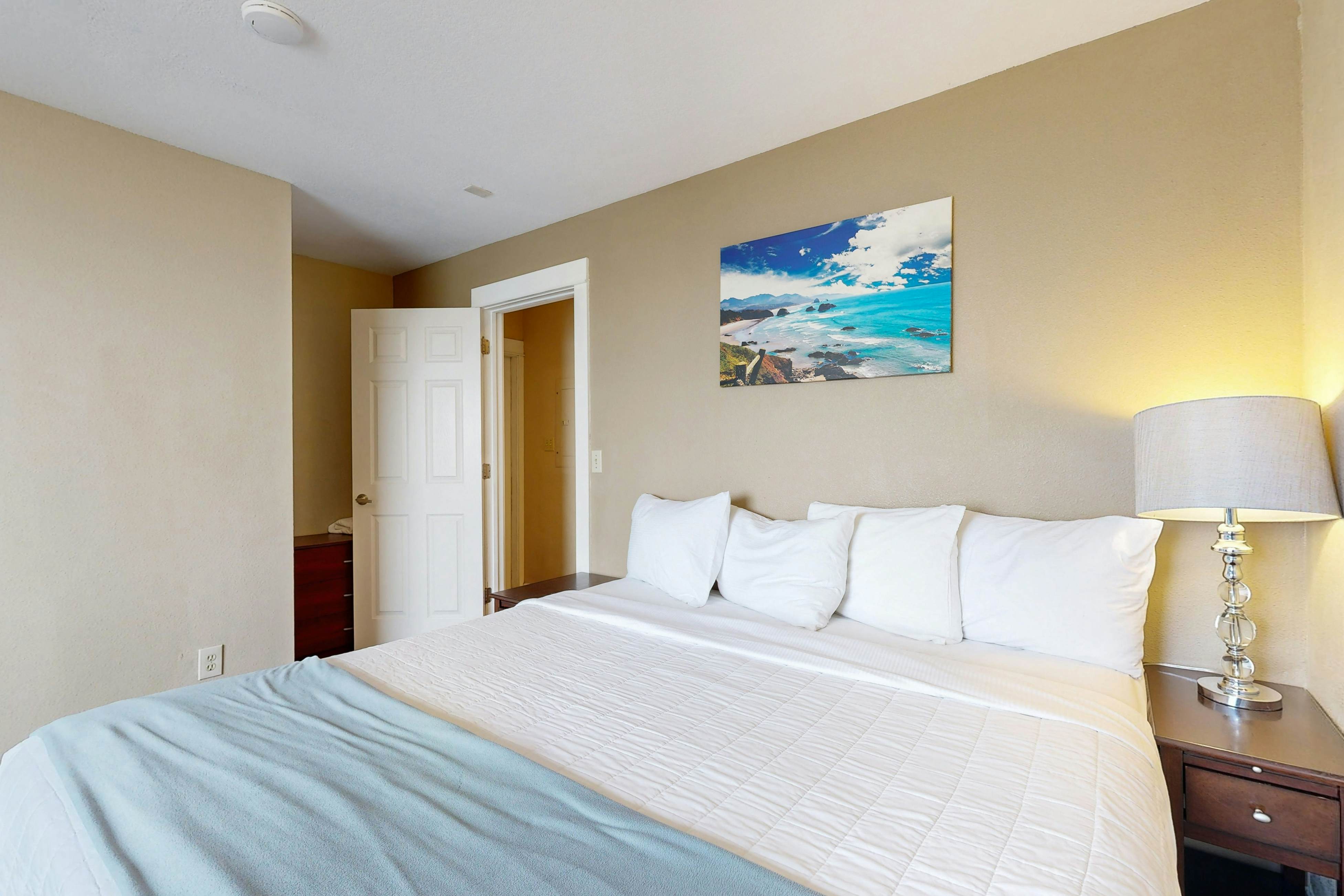 Newly Remodeled Condo with Marvelous Ocean Views, Nearby Beach Access - Dogs OK