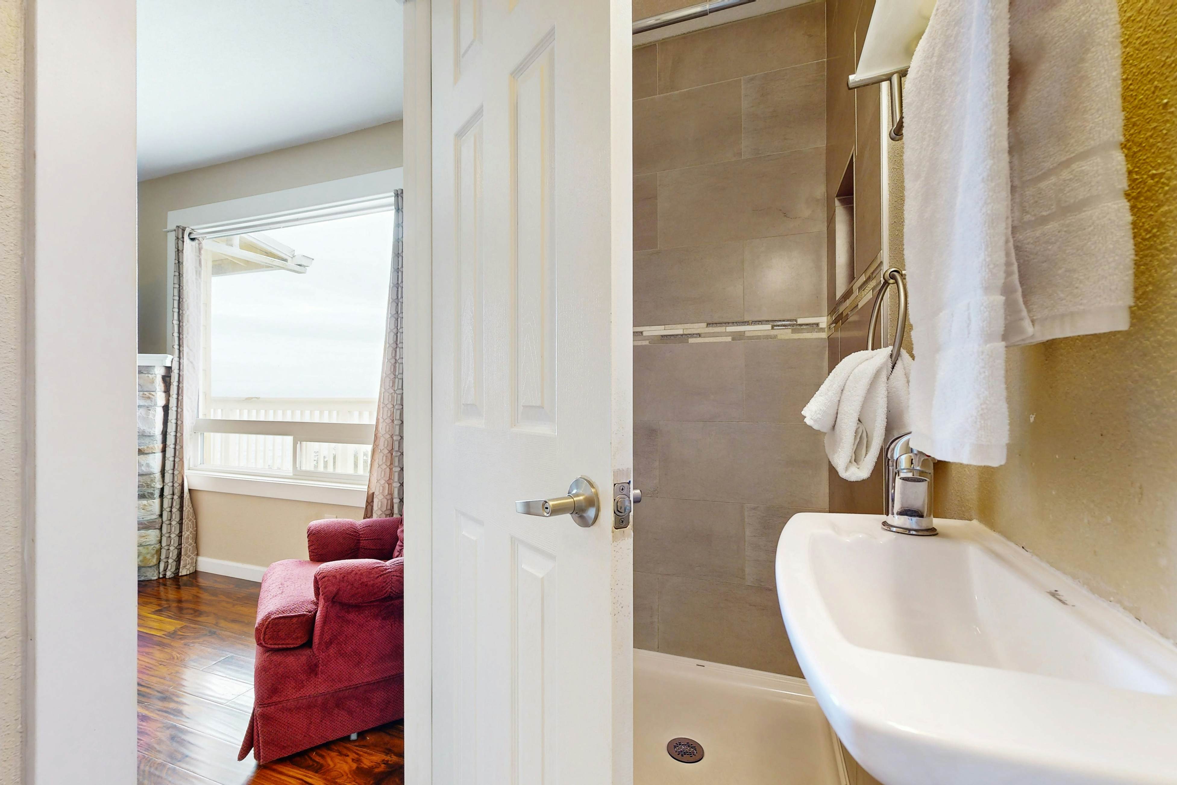 Newly Remodeled Condo with Marvelous Ocean Views, Nearby Beach Access - Dogs OK