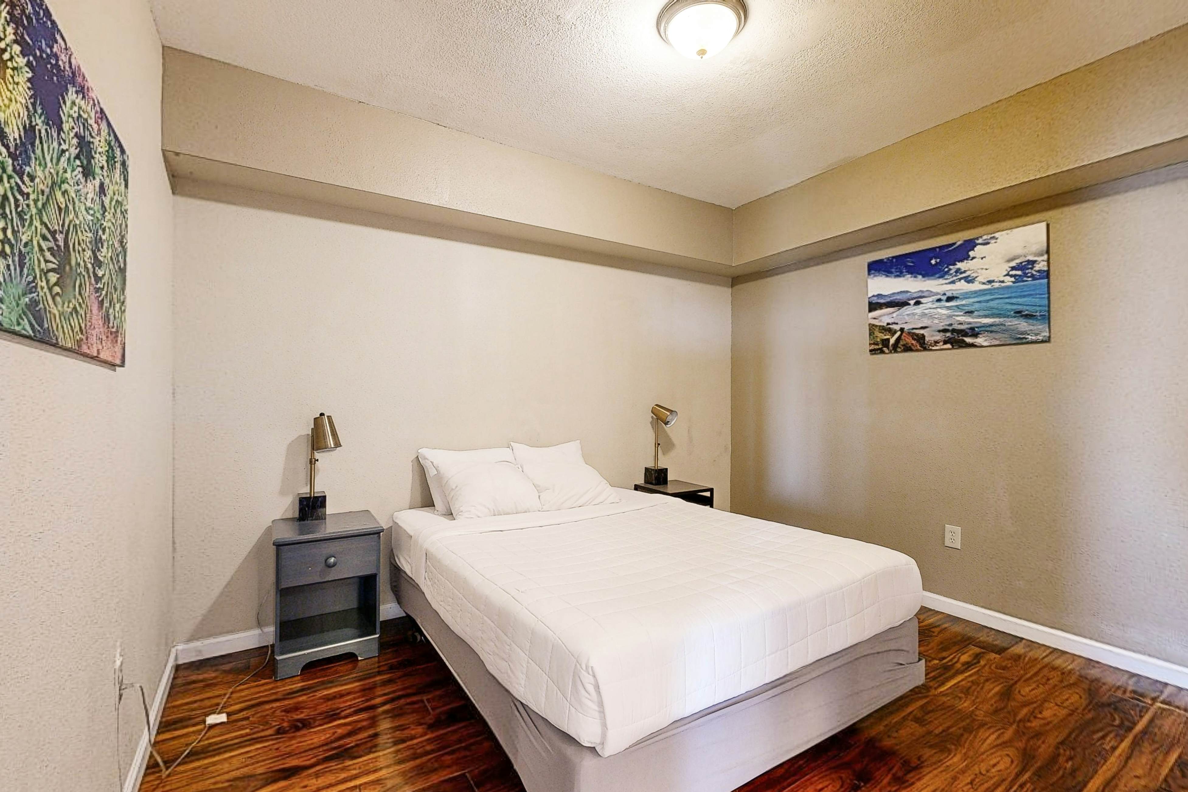 Ocean Views & Pure Luxury Await, Dog-Friendly Home with WiFi