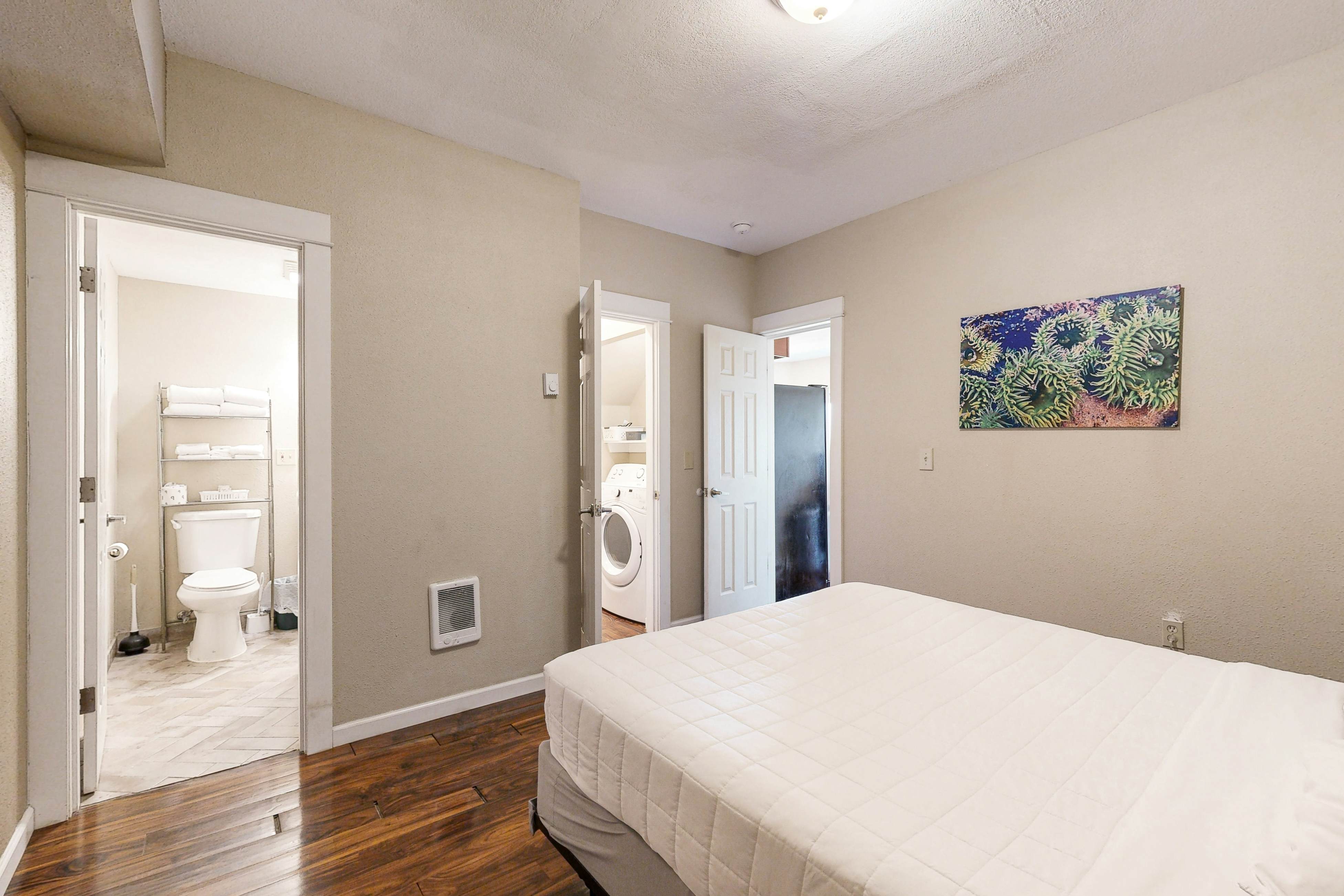 Ocean Views & Pure Luxury Await, Dog-Friendly Home with WiFi