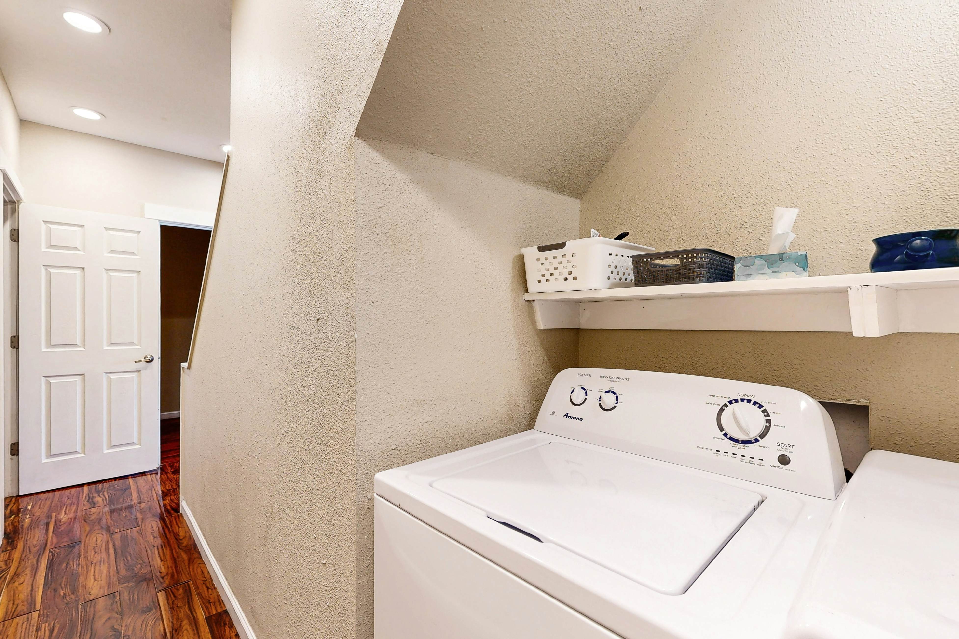 Ocean Views & Pure Luxury Await, Dog-Friendly Home with WiFi