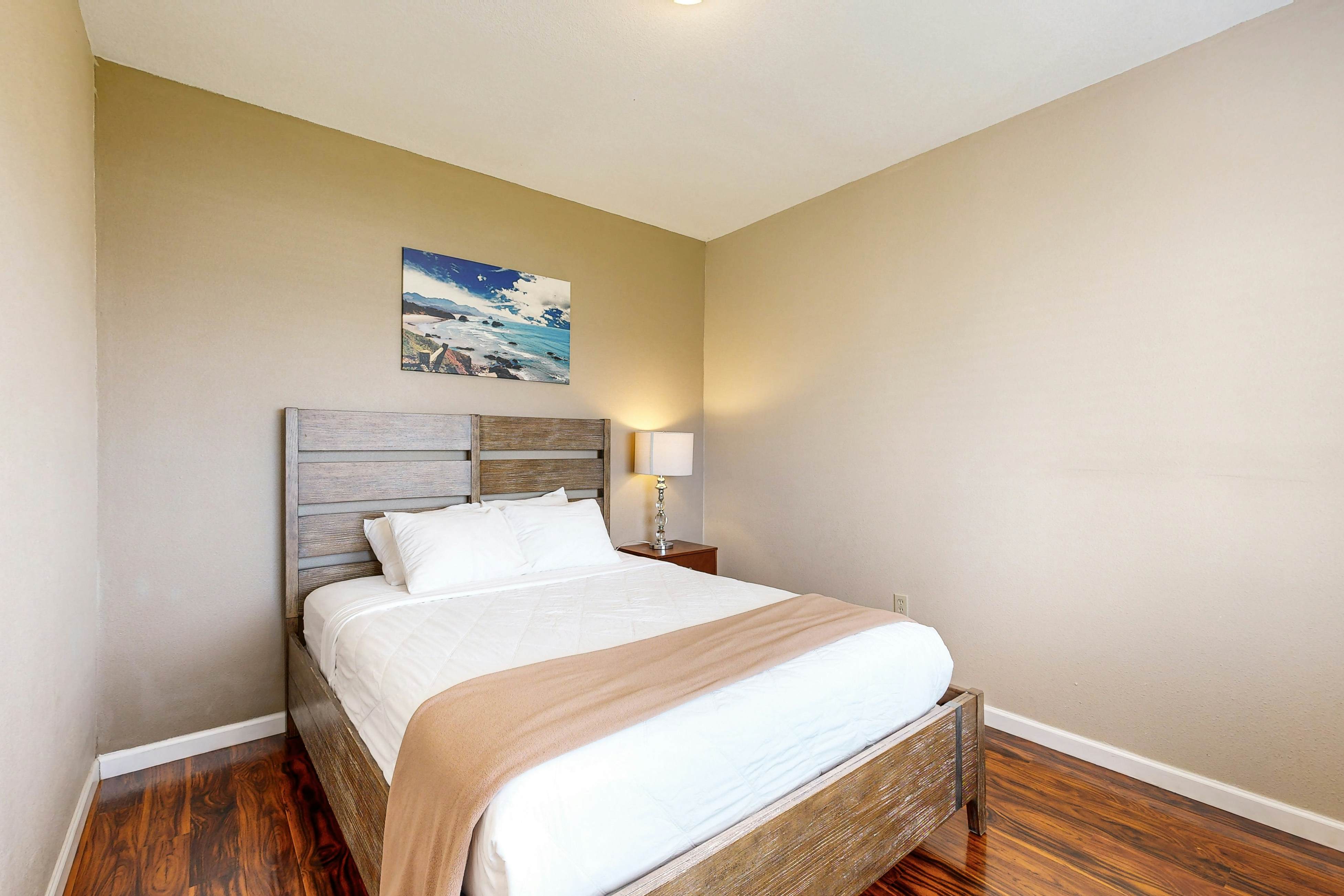 Ocean Views & Pure Luxury Await, Dog-Friendly Home with WiFi