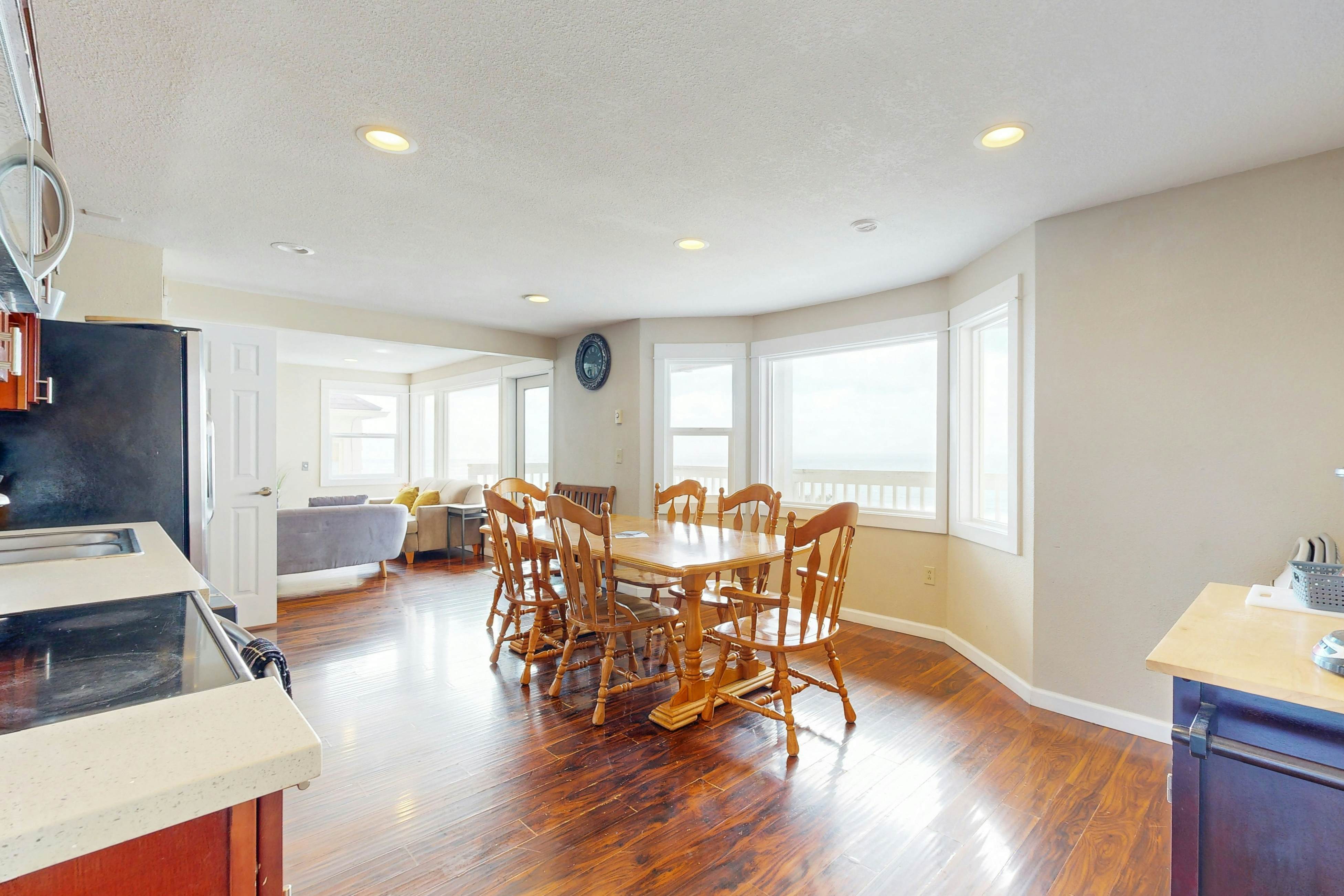 Huge Renovated Condo with Ocean Views & Nearby Beach Access - Dog Friendly